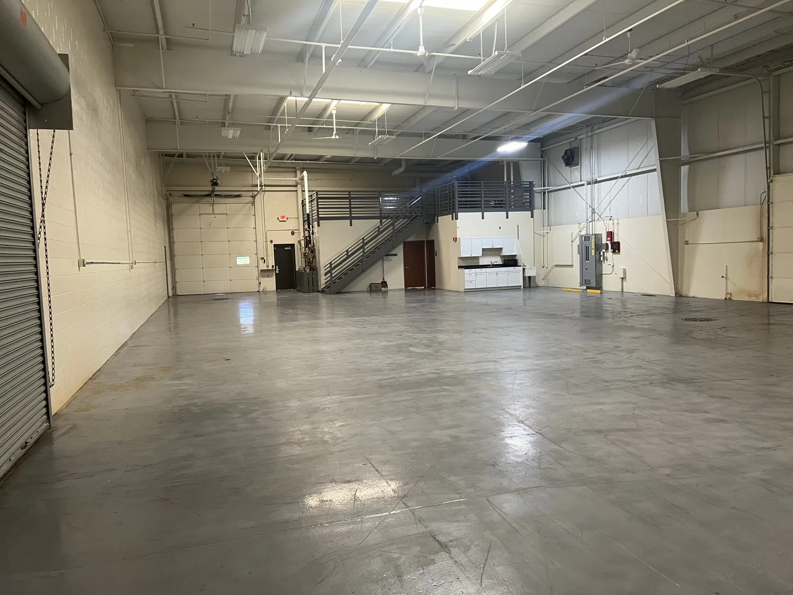 731 N Raddant Road, Batavia, Illinois — Lease in Batavia, IL, photo 3 of 4