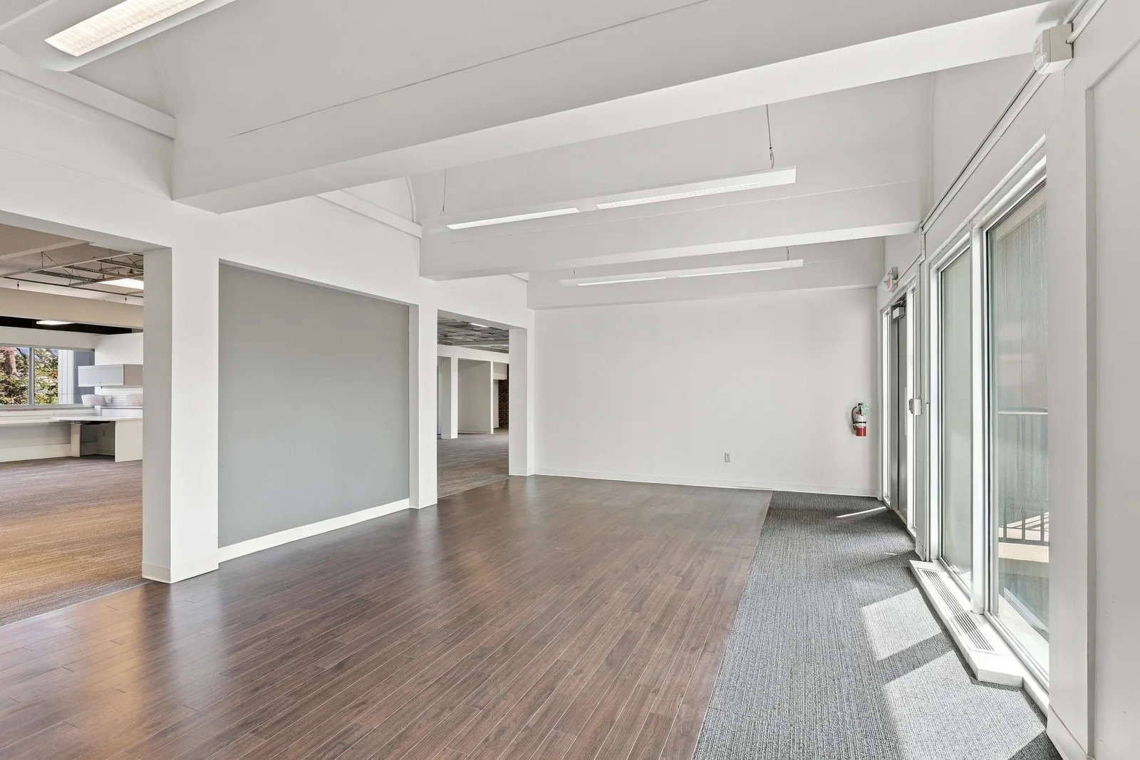 Office in Creve Coeur, MO — Sale in Creve Coeur, MO, photo 5 of 8
