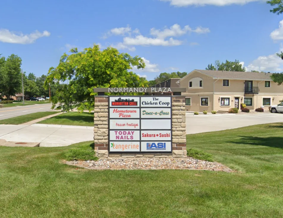 Normandy Plaza — Lease in West Des Moines, IA, photo 2 of 3
