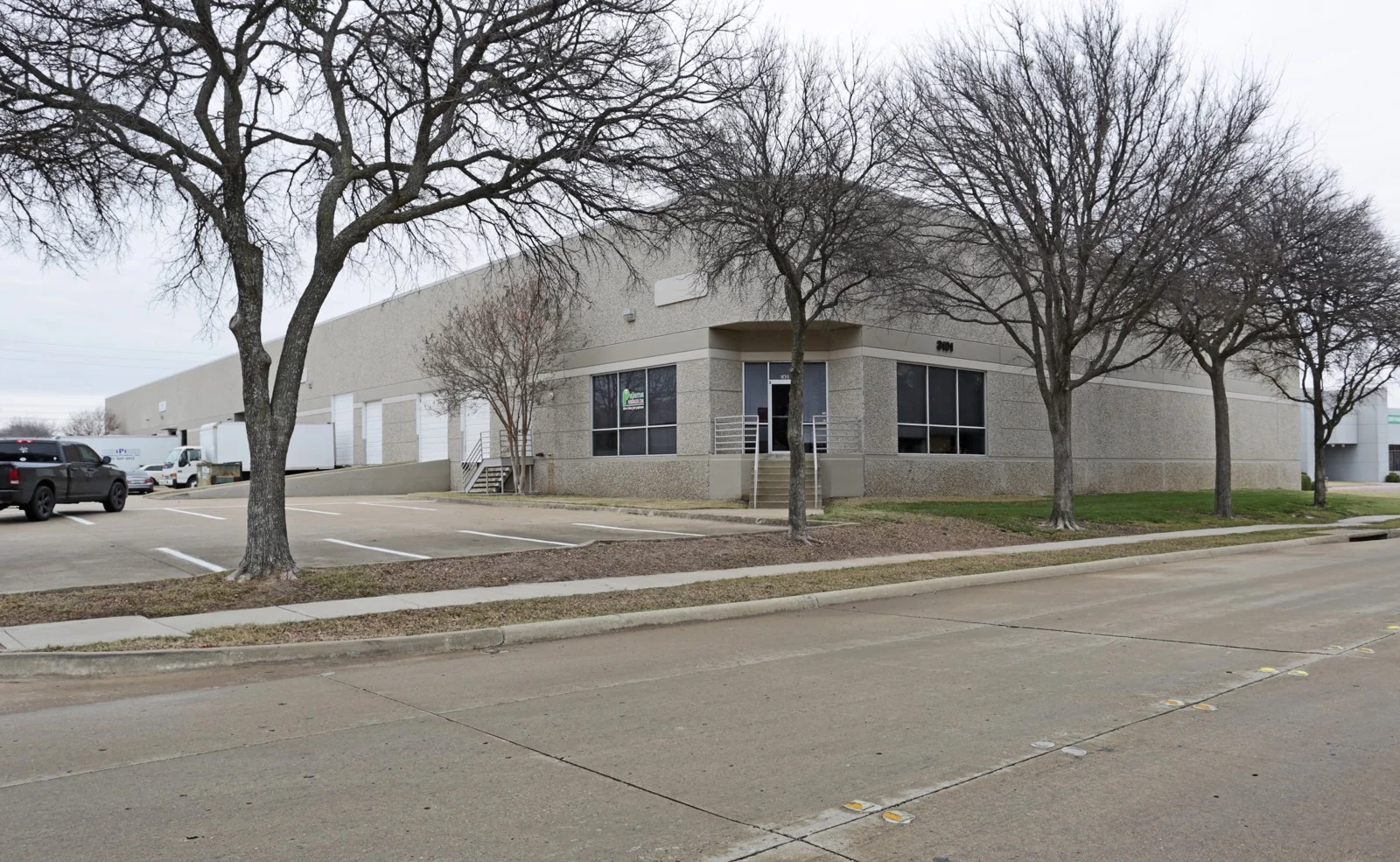 Jupiter North Distribution Center Suite 101- 190 — Lease in Plano, TX, photo 1 of 1