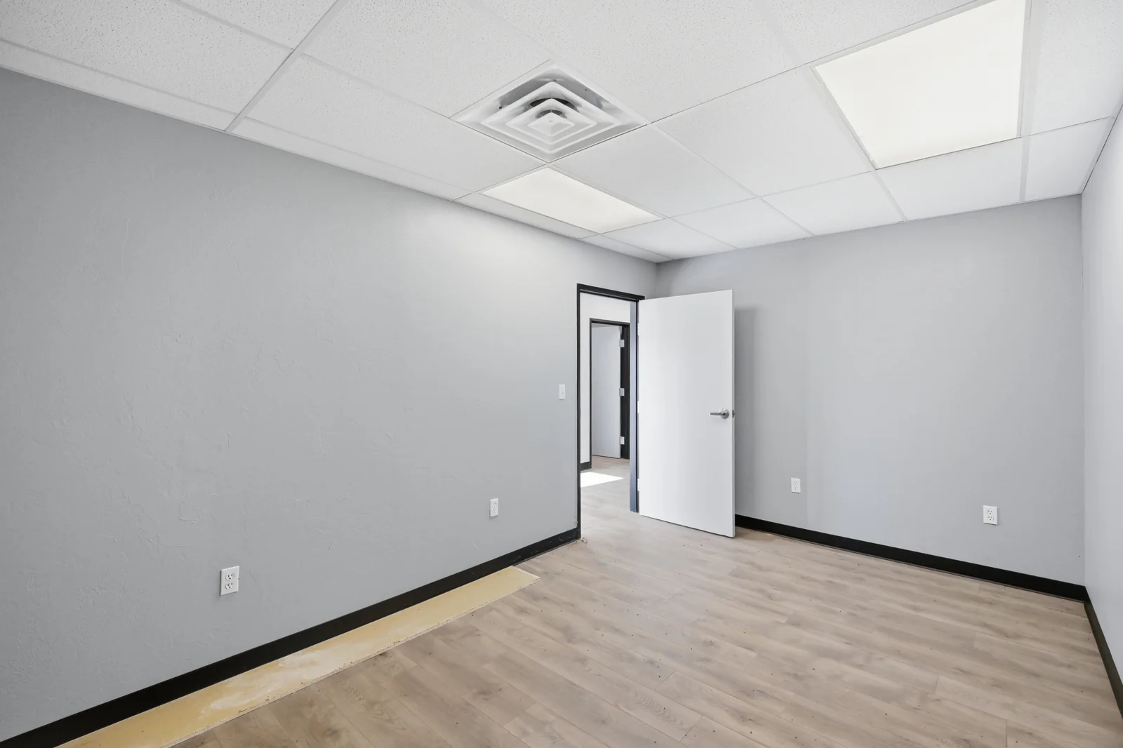 Sooner Business Park — Sale in Oklahoma City, OK, photo 4 of 8