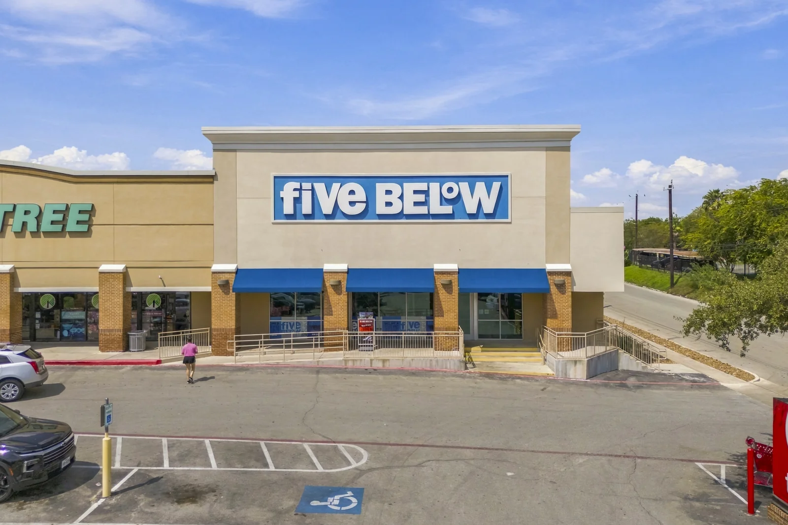 Terrell Plaza — Lease in San Antonio, TX, photo 6 of 7