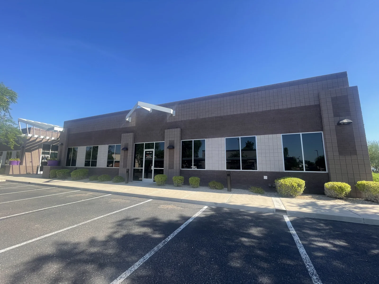 Offices at Elliott — Lease in Phoenix, AZ, photo 2 of 7