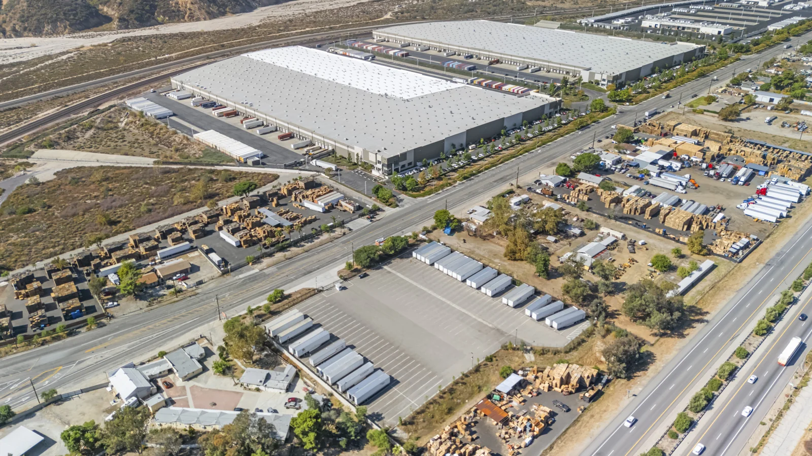 ±730,930 SF Industrial Building Plus an Additional… — Lease in San Bernardino, CA, photo 2 of 4