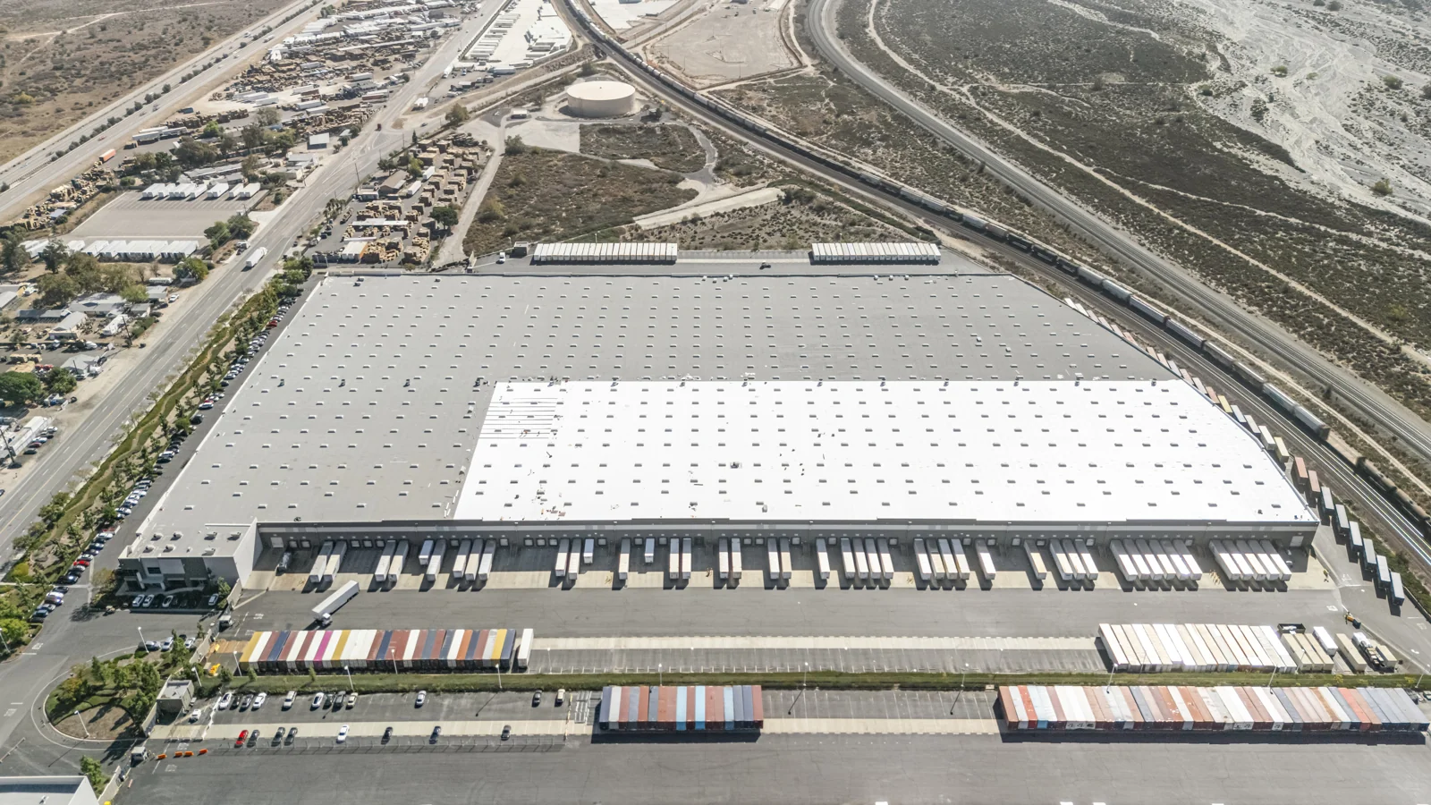 ±730,930 SF Industrial Building Plus an Additional… — Lease in San Bernardino, CA, photo 3 of 4