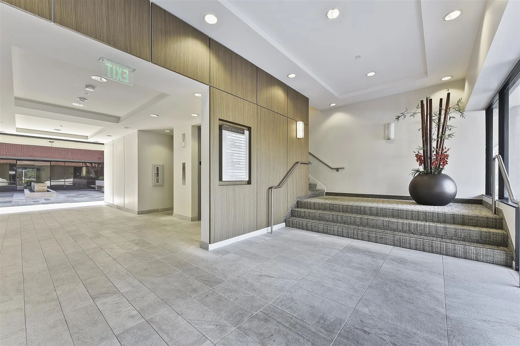 5465 Morehouse Drive — Lease in San Diego, CA, photo 2 of 8