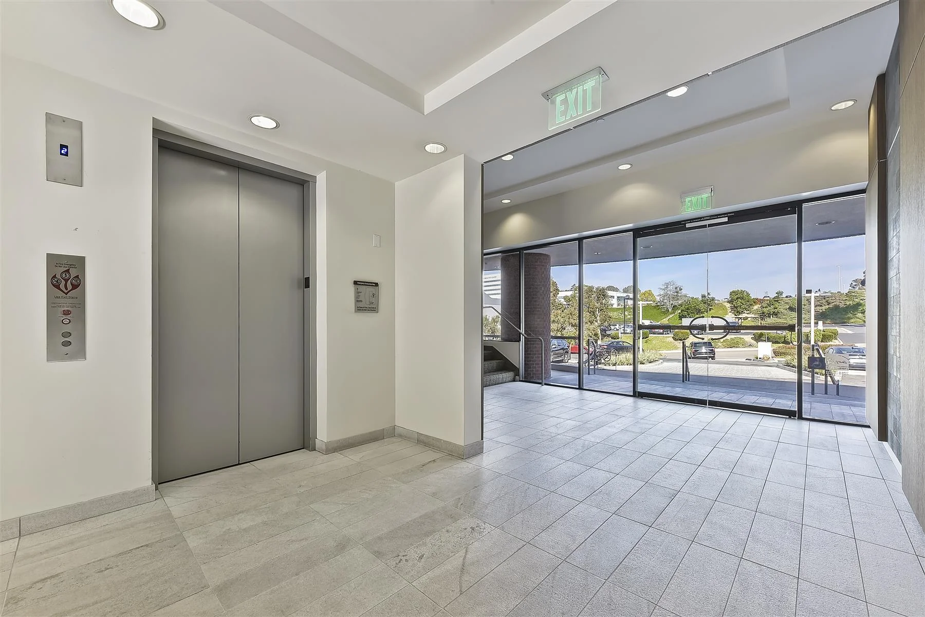5465 Morehouse Drive — Lease in San Diego, CA, photo 3 of 8