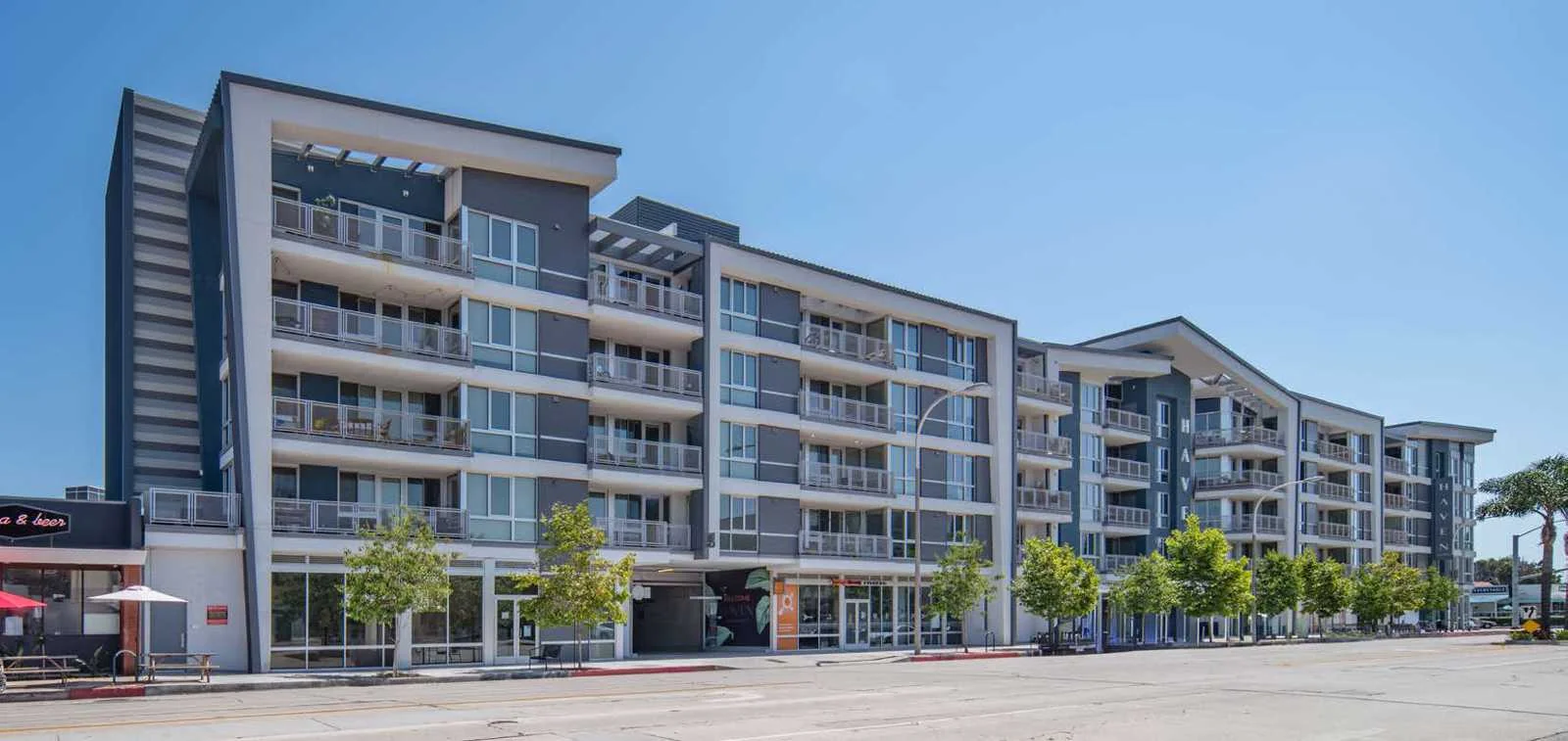 Business for Lease in Los Angeles, CA, photo 1 of 5