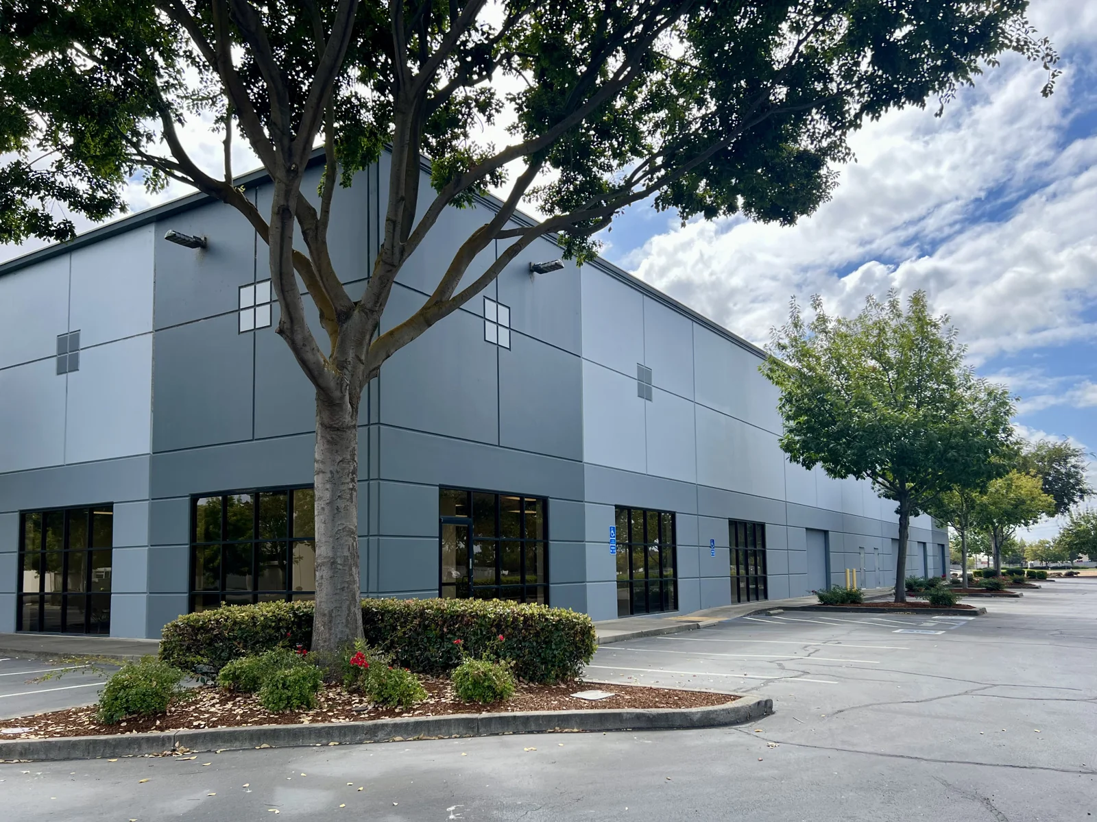 6301 Florin Perkins Road — Lease in Sacramento, CA, photo 1 of 1