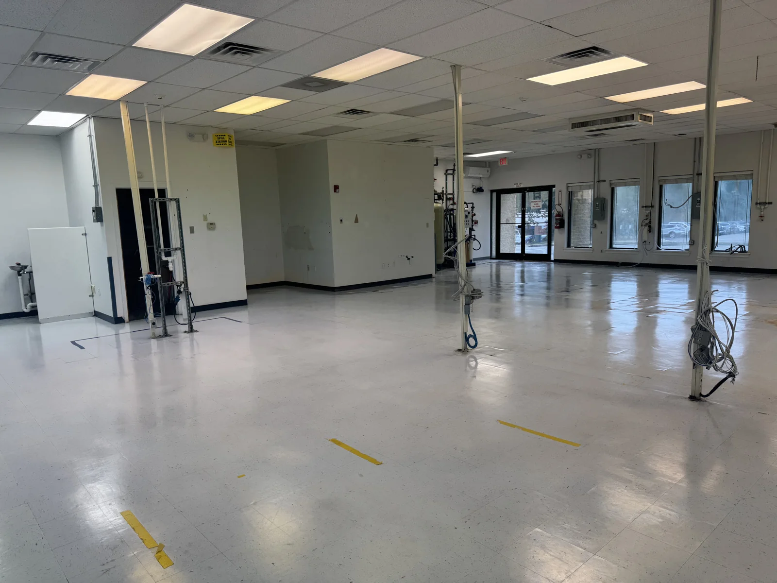 Industrial in North Chesterfield, VA — Sale in North Chesterfield, VA, photo 5 of 8