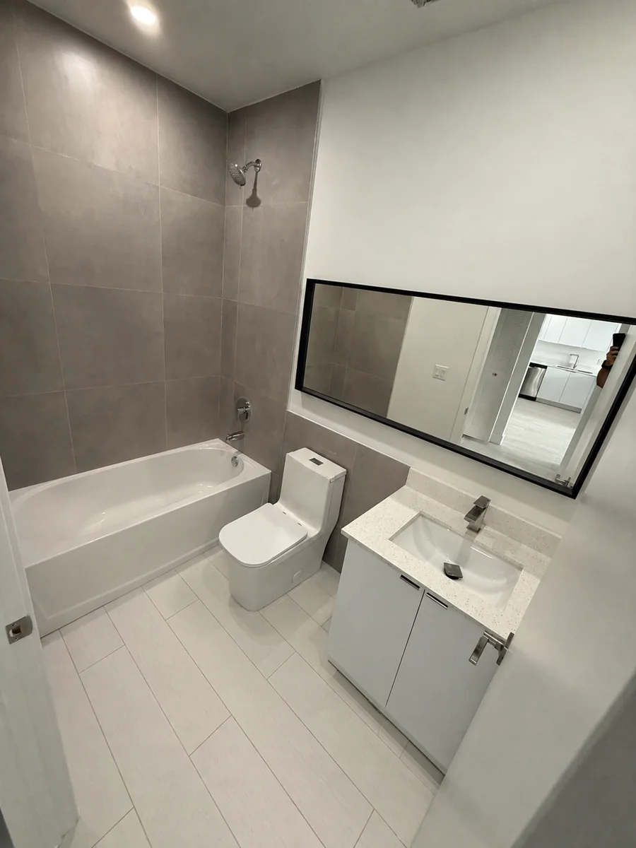 East 17 Apartments — Sale in Hialeah, FL, photo 7 of 8