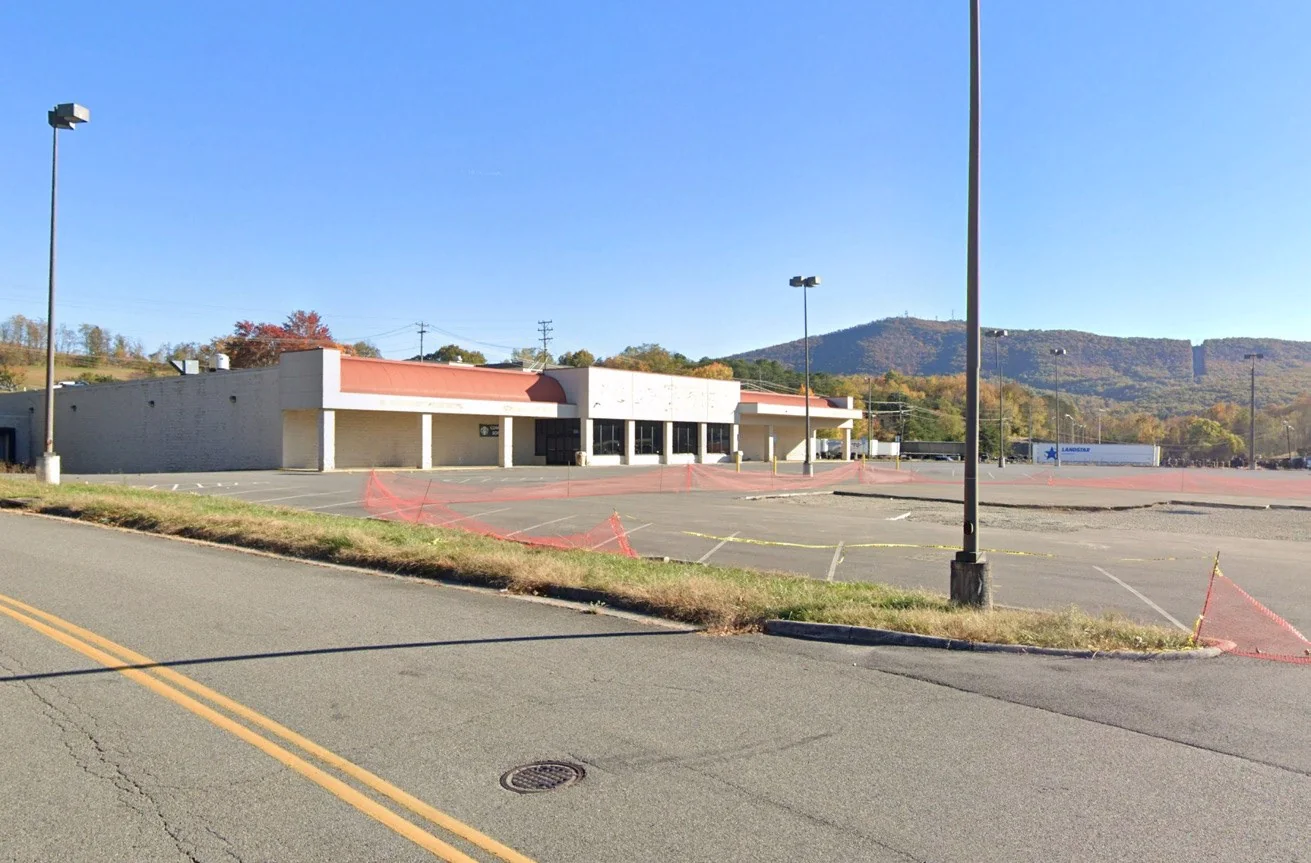 Retail in Pulaski, VA — Sale in Pulaski, VA, photo 3 of 4