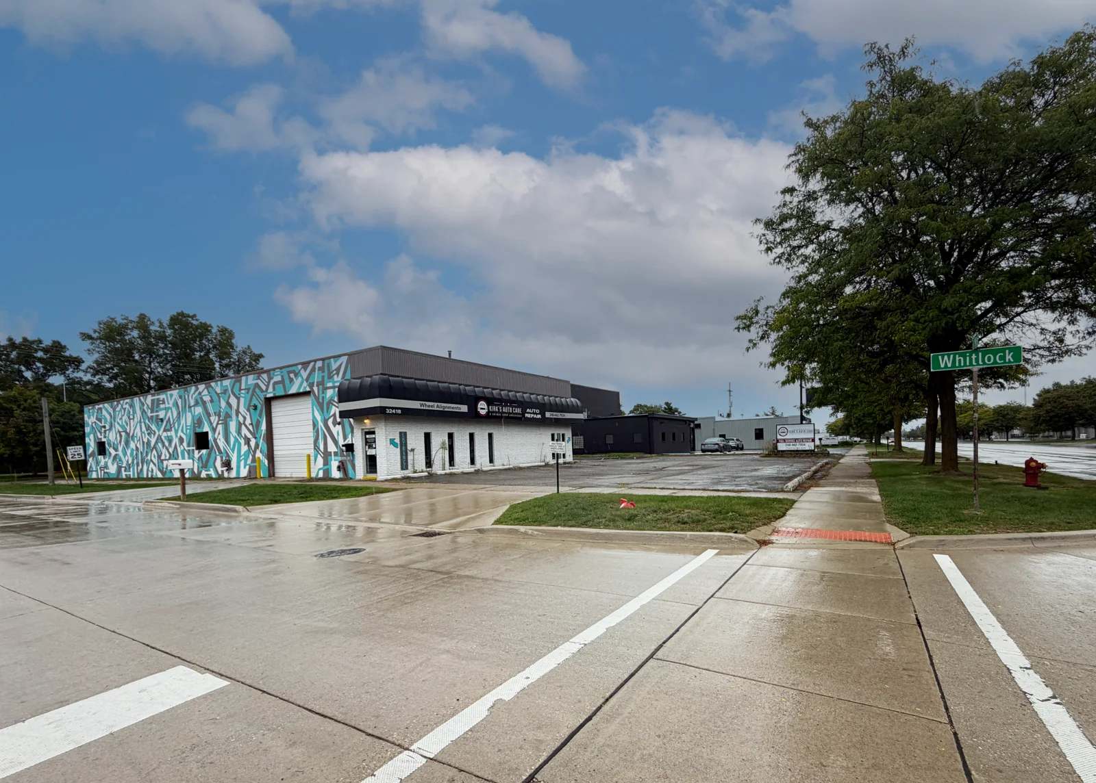 Retail in Farmington, MI — Sale in Farmington, MI, photo 1 of 1