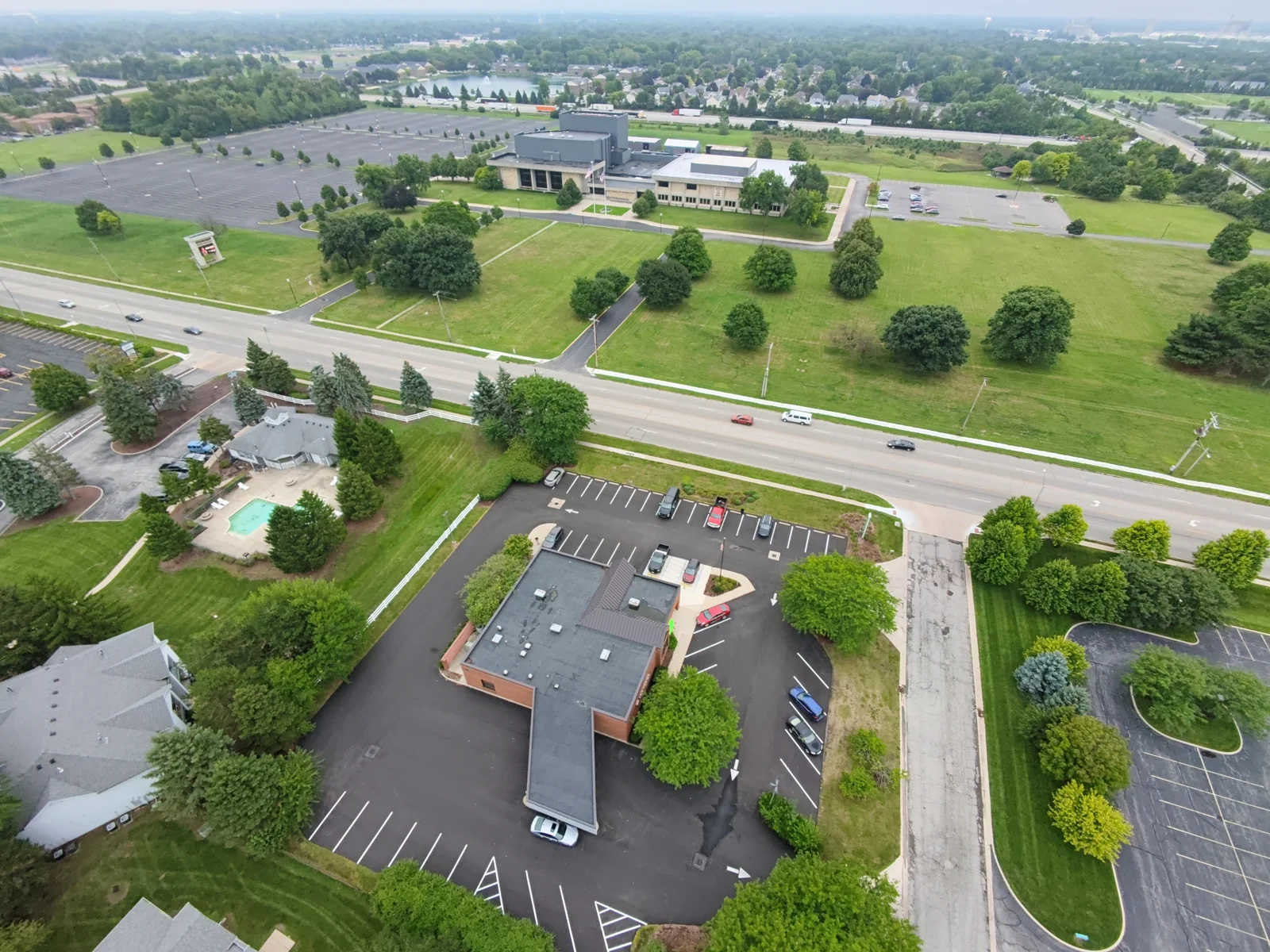 4,178 SF Freestanding Retail Building on 1.17 AC — Sale in Toledo, OH, photo 2 of 4