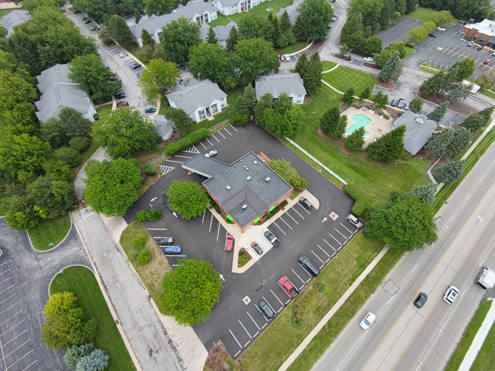 4,178 SF Freestanding Retail Building on 1.17 AC — Sale in Toledo, OH, photo 3 of 4