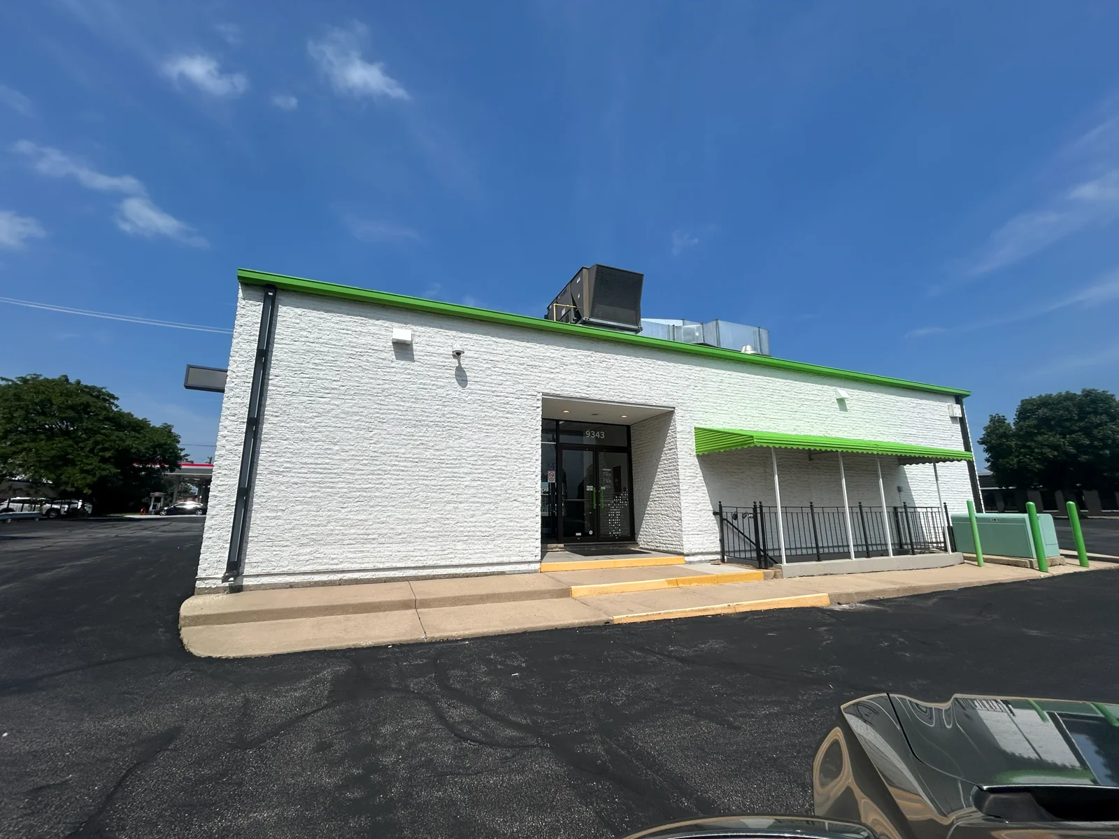 4,100 SF Freestanding Retail Building with Drive-Thru — Sale in Schiller Park, IL, photo 4 of 5