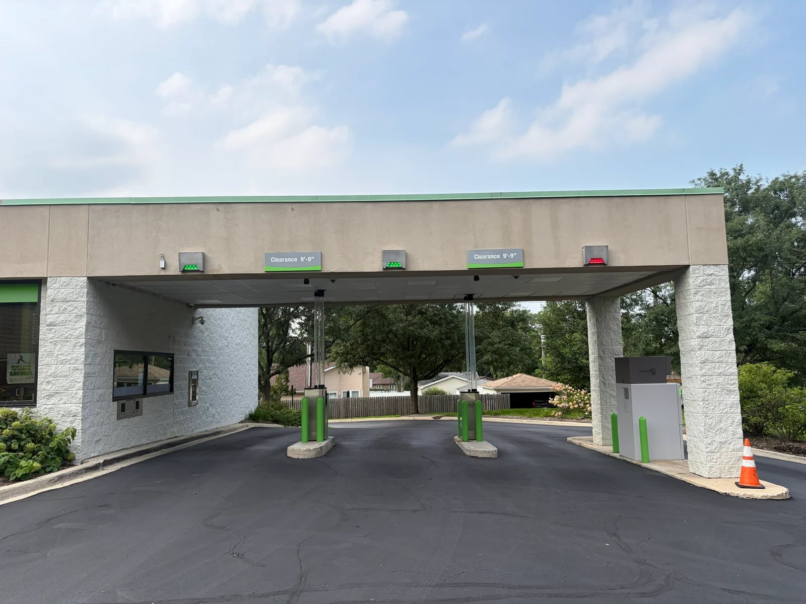 2,075 SF Freestanding Retail Building with Drive-Thru — Sale in Willow Springs, IL, photo 2 of 3