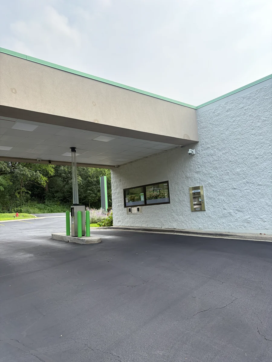 2,075 SF Freestanding Retail Building with Drive-Thru — Sale in Willow Springs, IL, photo 3 of 3