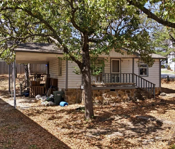 223 S Cross Ave — Sale in Fayetteville, AR, photo 3 of 5