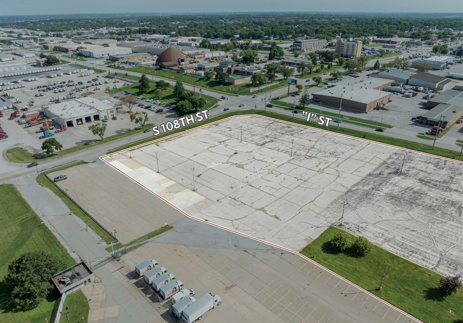 Goodwill Operations Center Outlot — Sale in Omaha, NE, photo 3 of 8