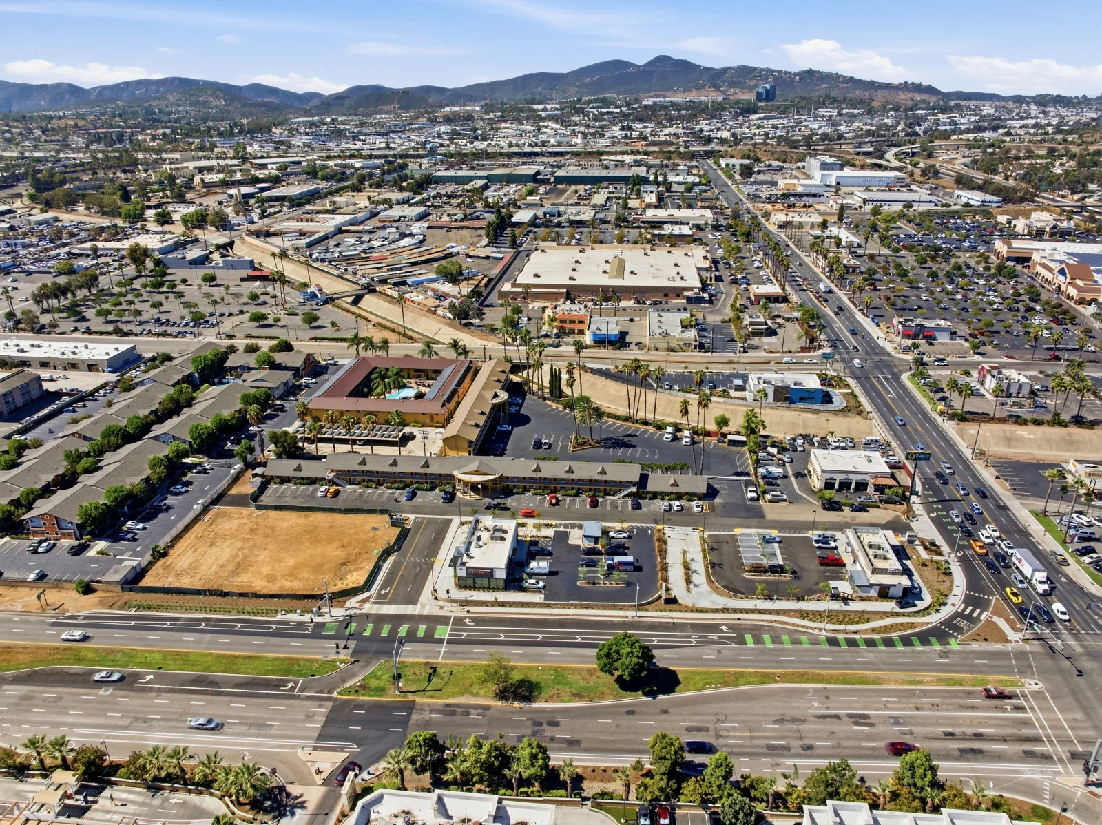 Retail in Escondido, CA — Sale in Escondido, CA, photo 2 of 5