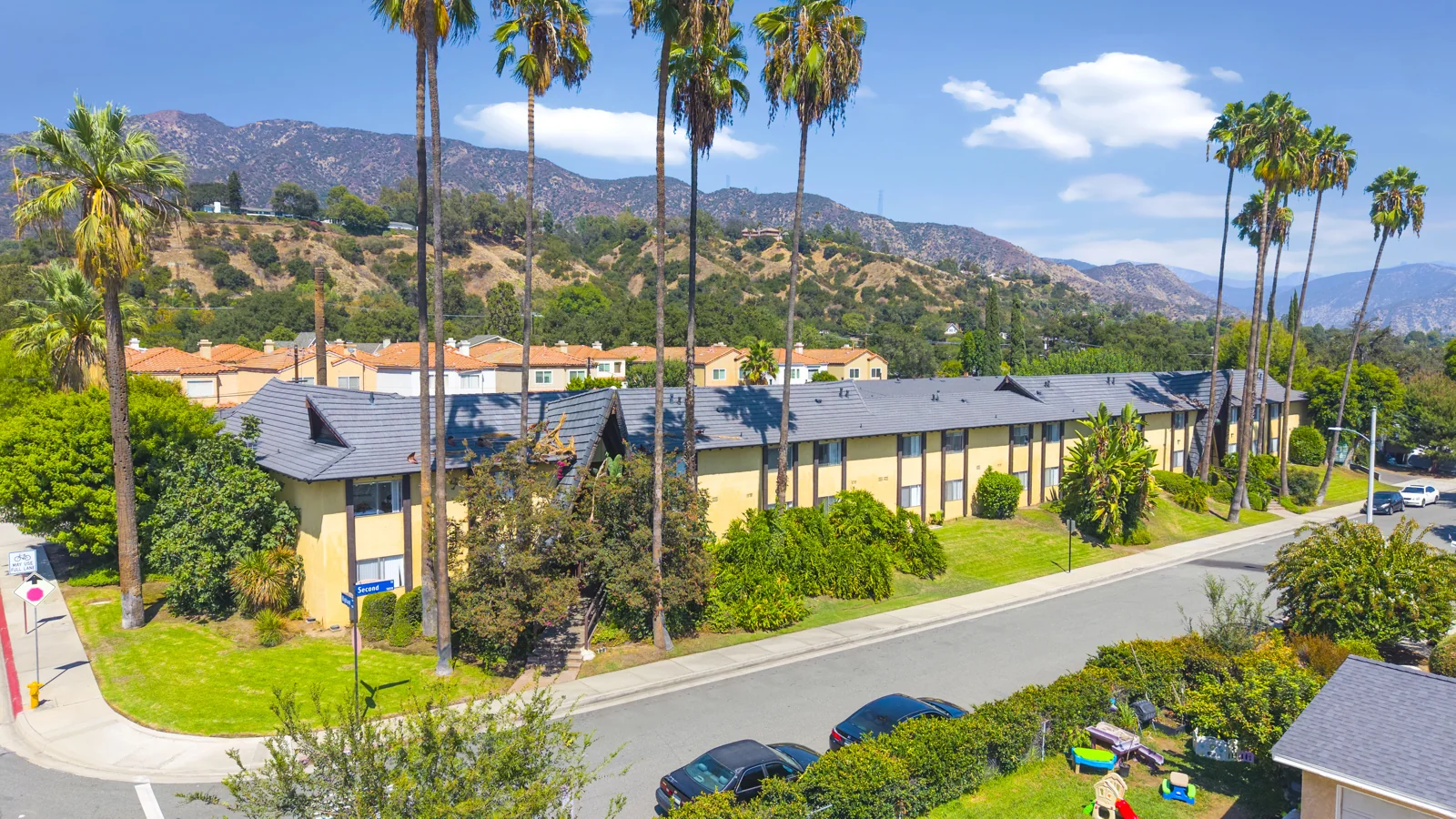 Multifamily in Duarte, CA — Sale in Duarte, CA, photo 1 of 8