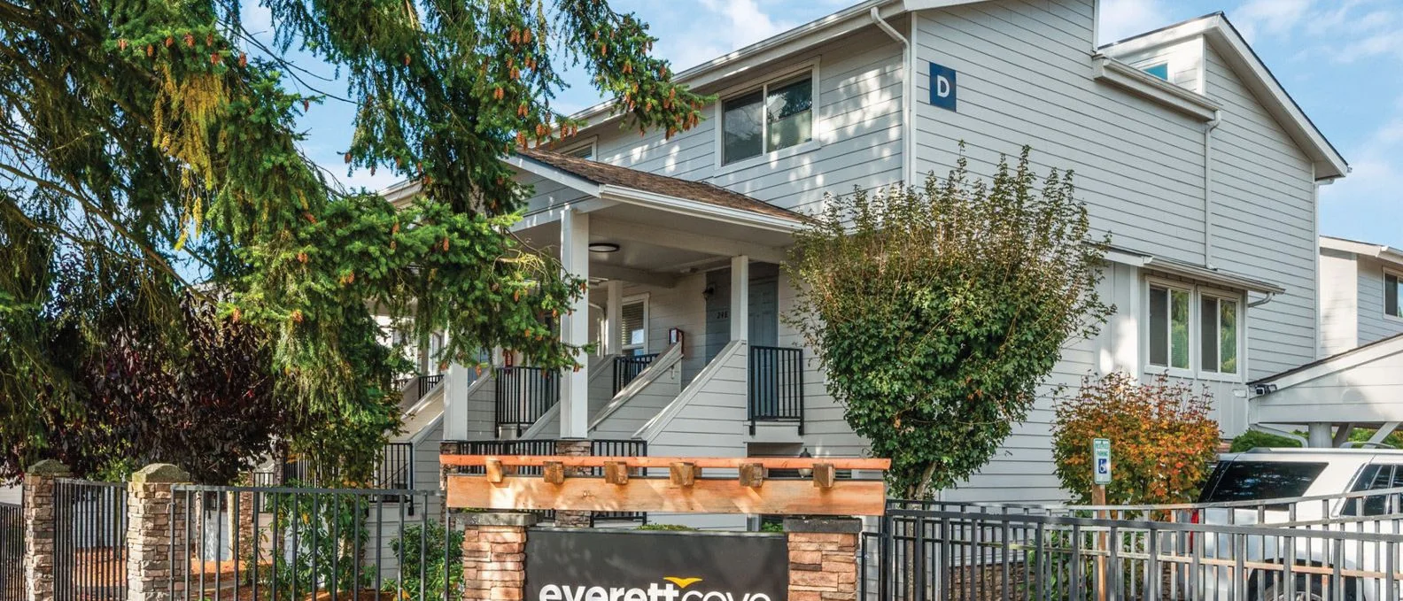Everett Cove — Sale in Everett, WA, photo 3 of 8