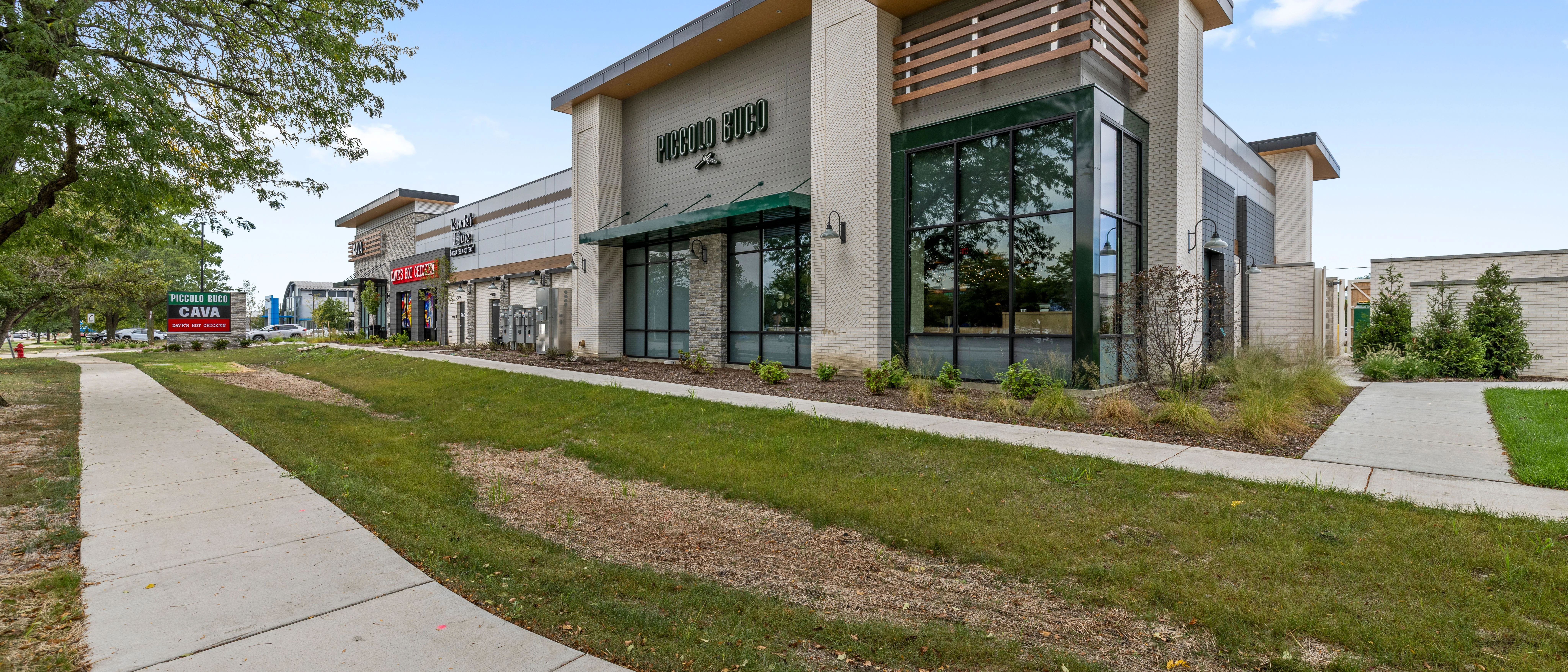 Crossroads of Schaumburg — Sale in Schaumburg, IL, photo 5 of 8