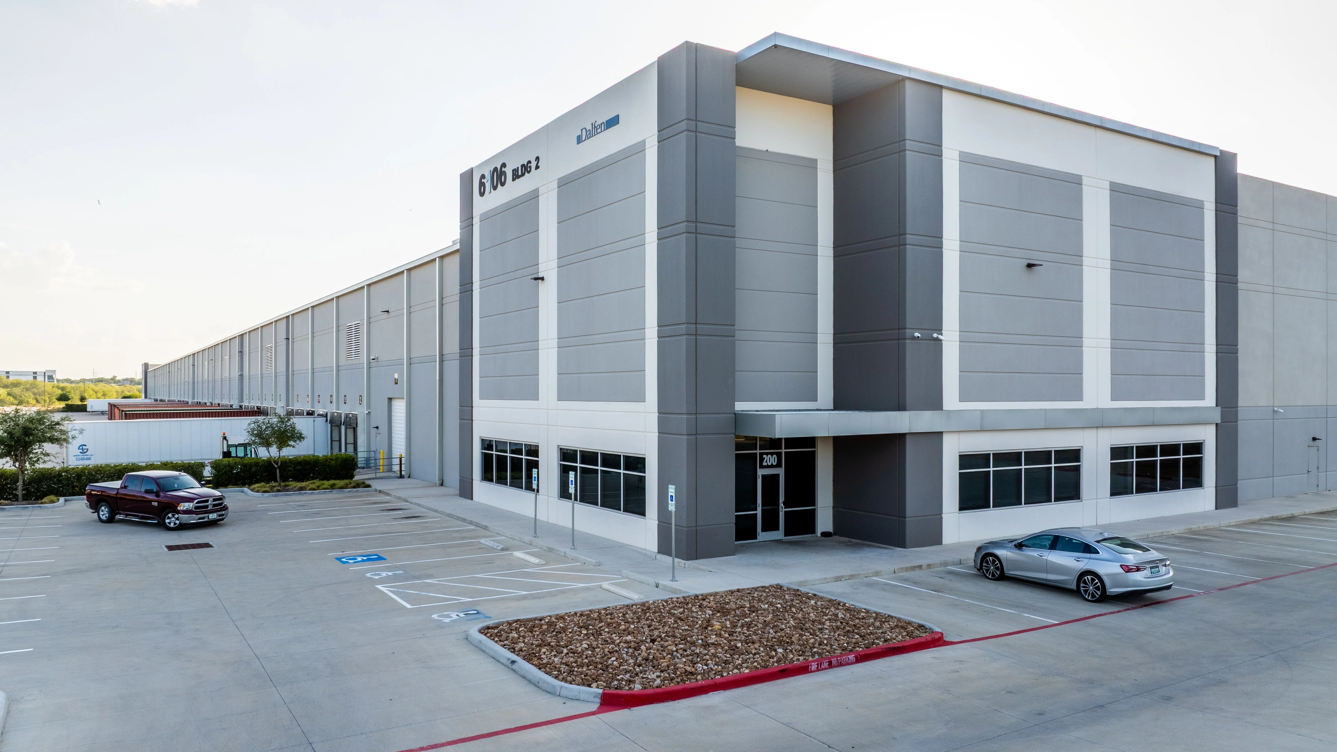 Airport Logistics Center — Sale in Austin, TX, photo 1 of 8
