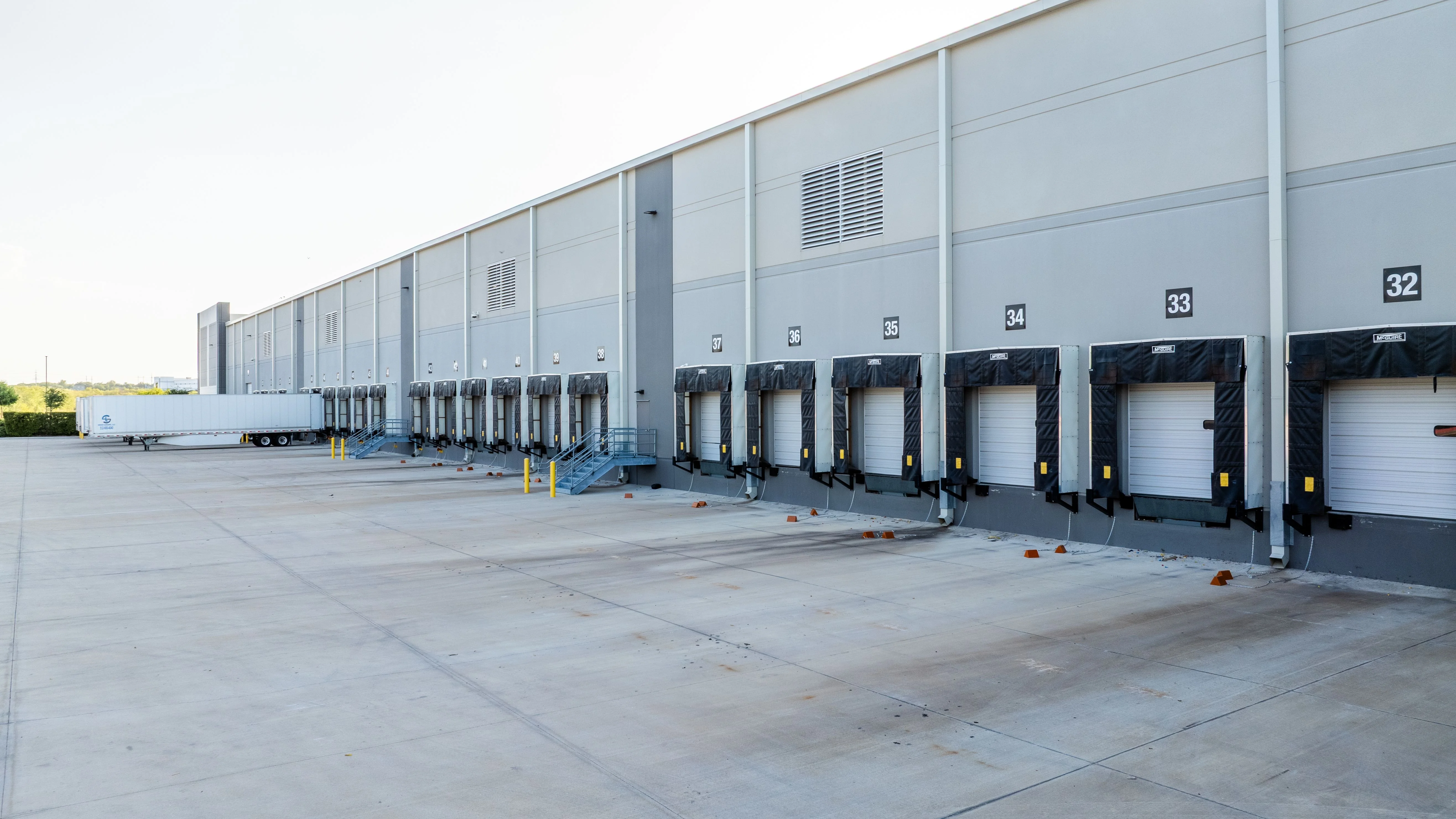 Airport Logistics Center — Sale in Austin, TX, photo 7 of 8
