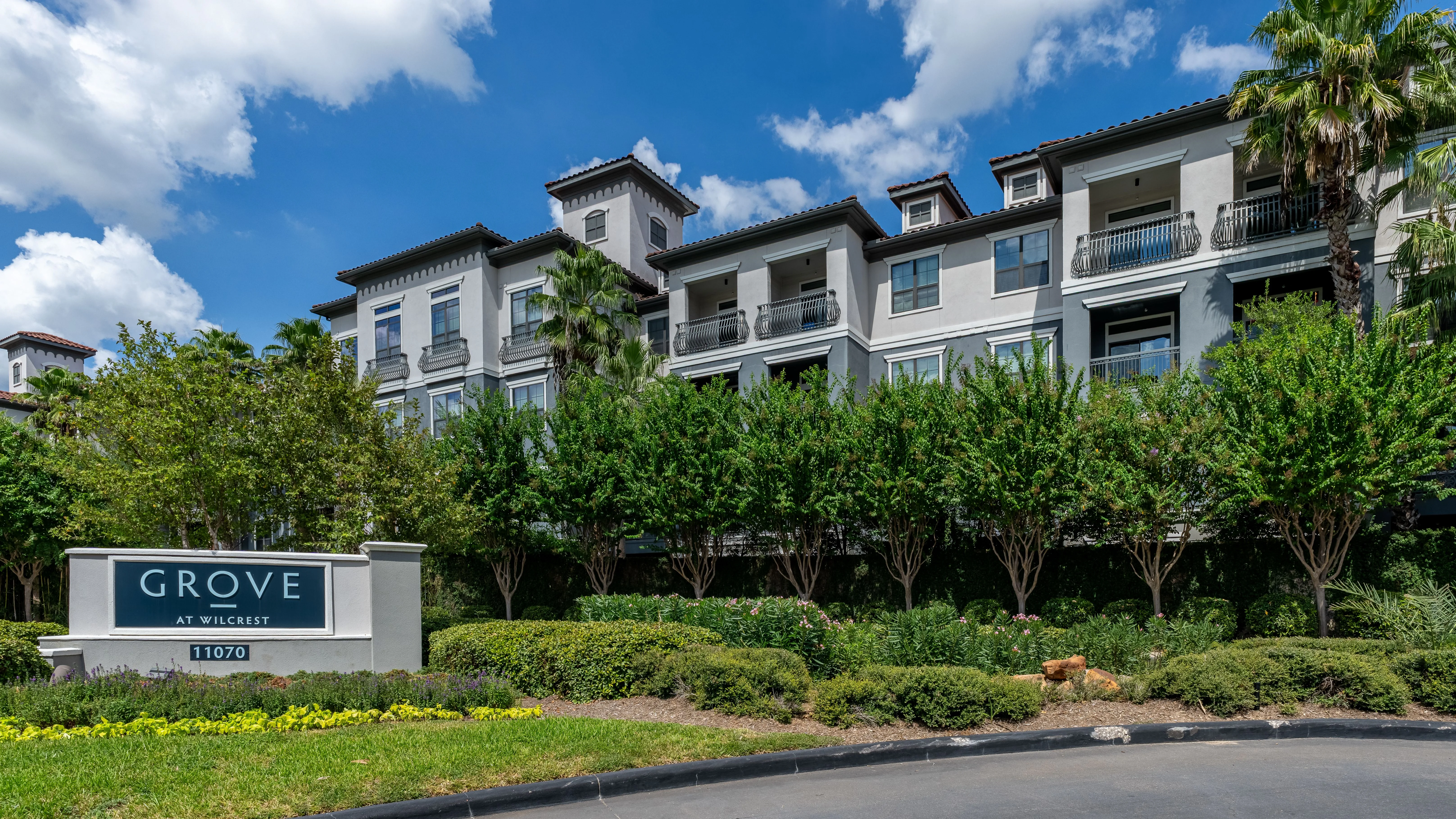 The Grove at Wilcrest — Sale in Houston, TX, photo 1 of 8