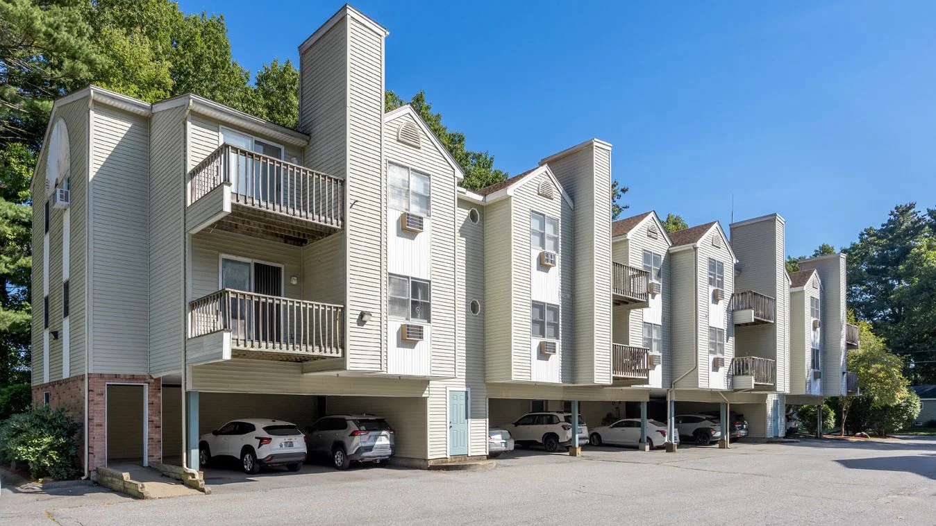 Brookside Residences — Sale in Salem, NH, photo 1 of 8