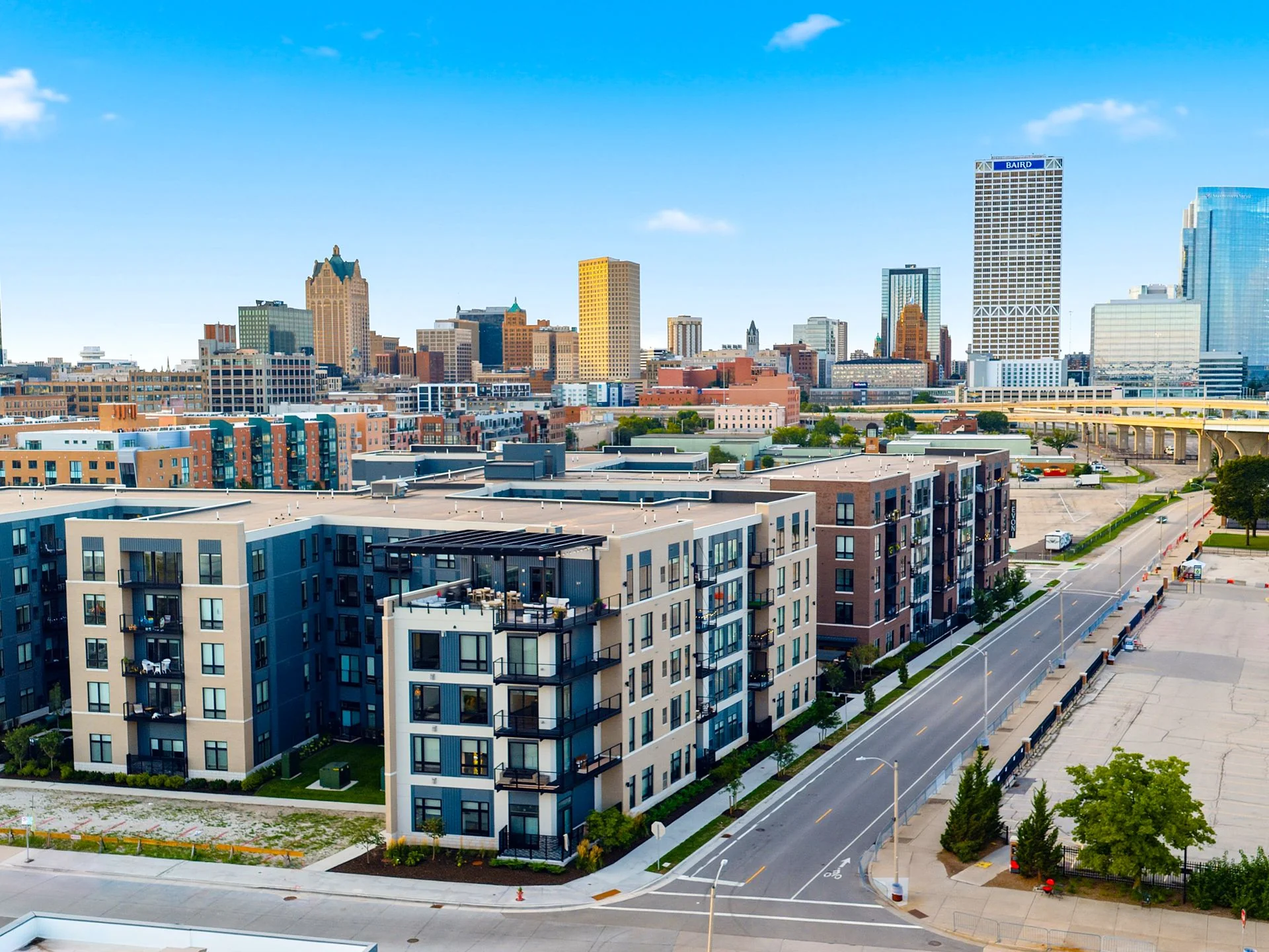 Evoni Apartments — Sale in Milwaukee, WI, photo 2 of 8