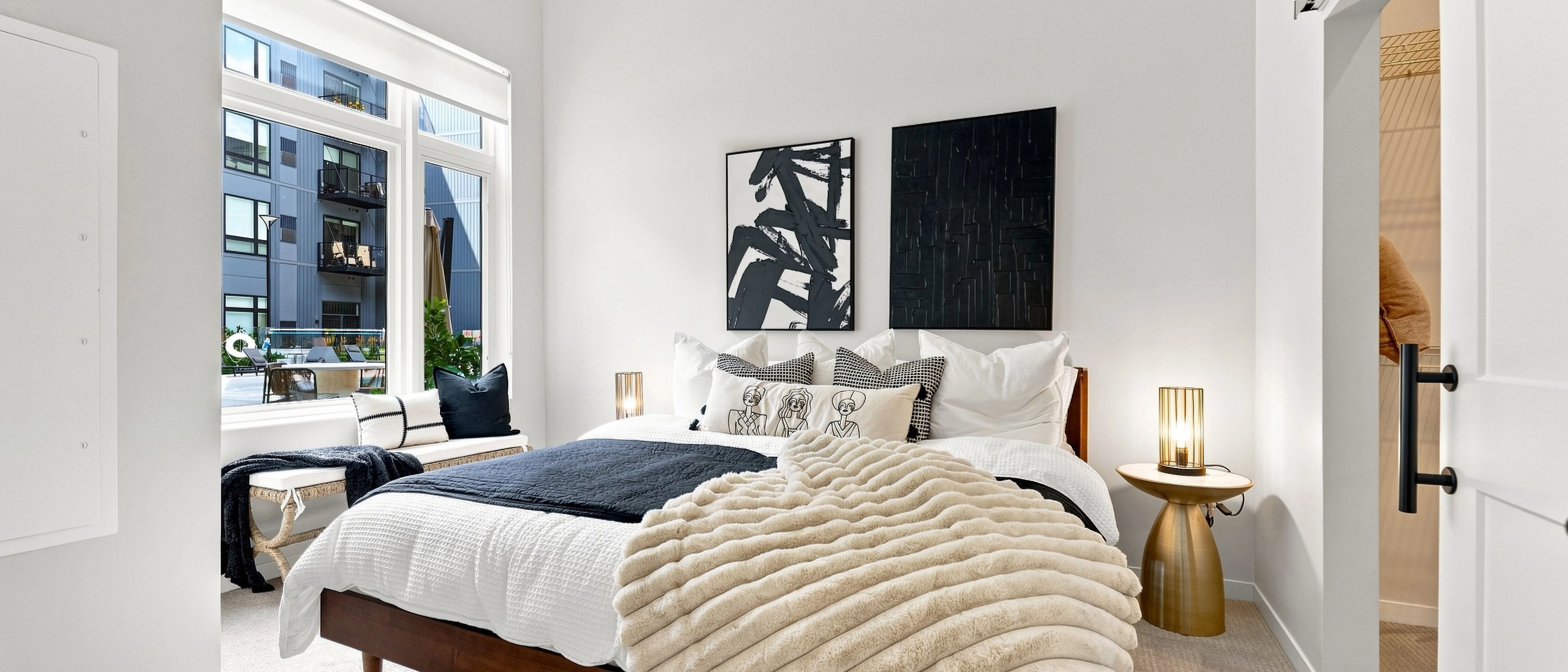 Evoni Apartments — Sale in Milwaukee, WI, photo 4 of 8