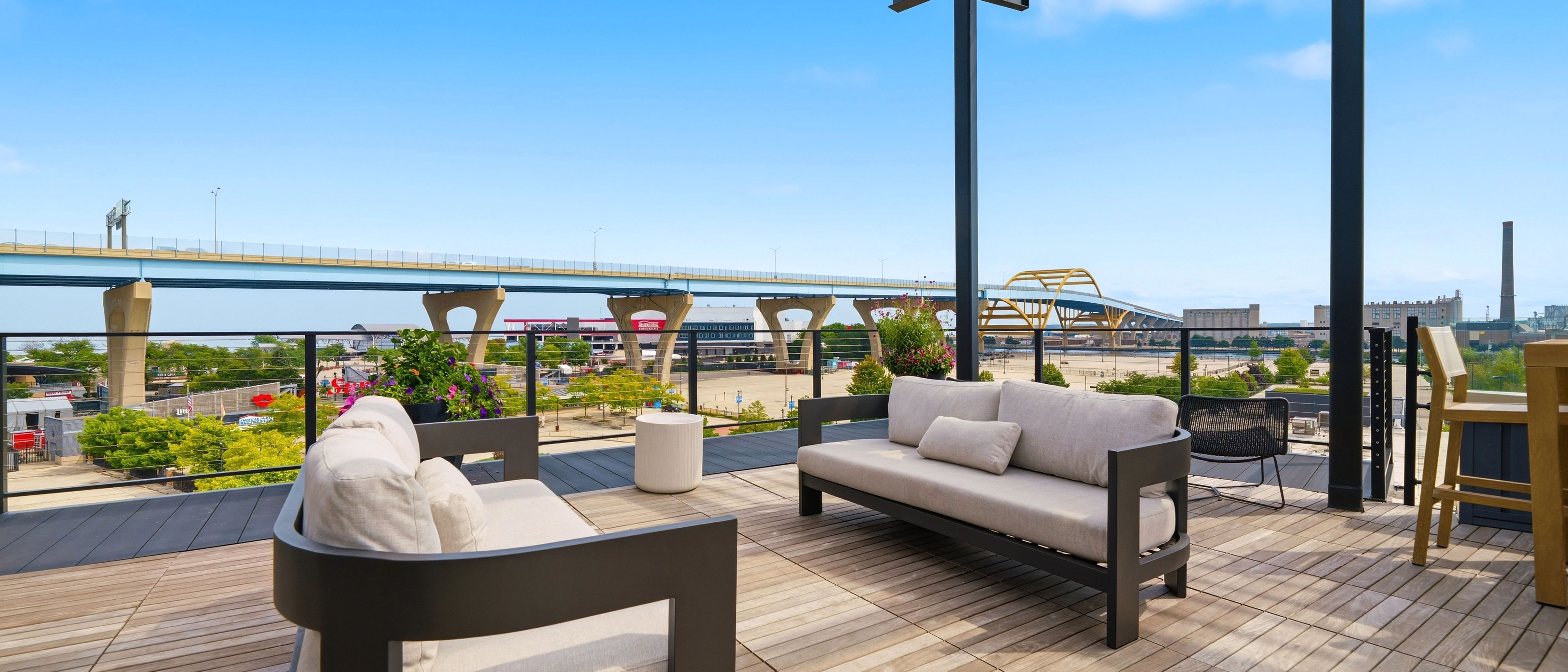 Evoni Apartments — Sale in Milwaukee, WI, photo 7 of 8
