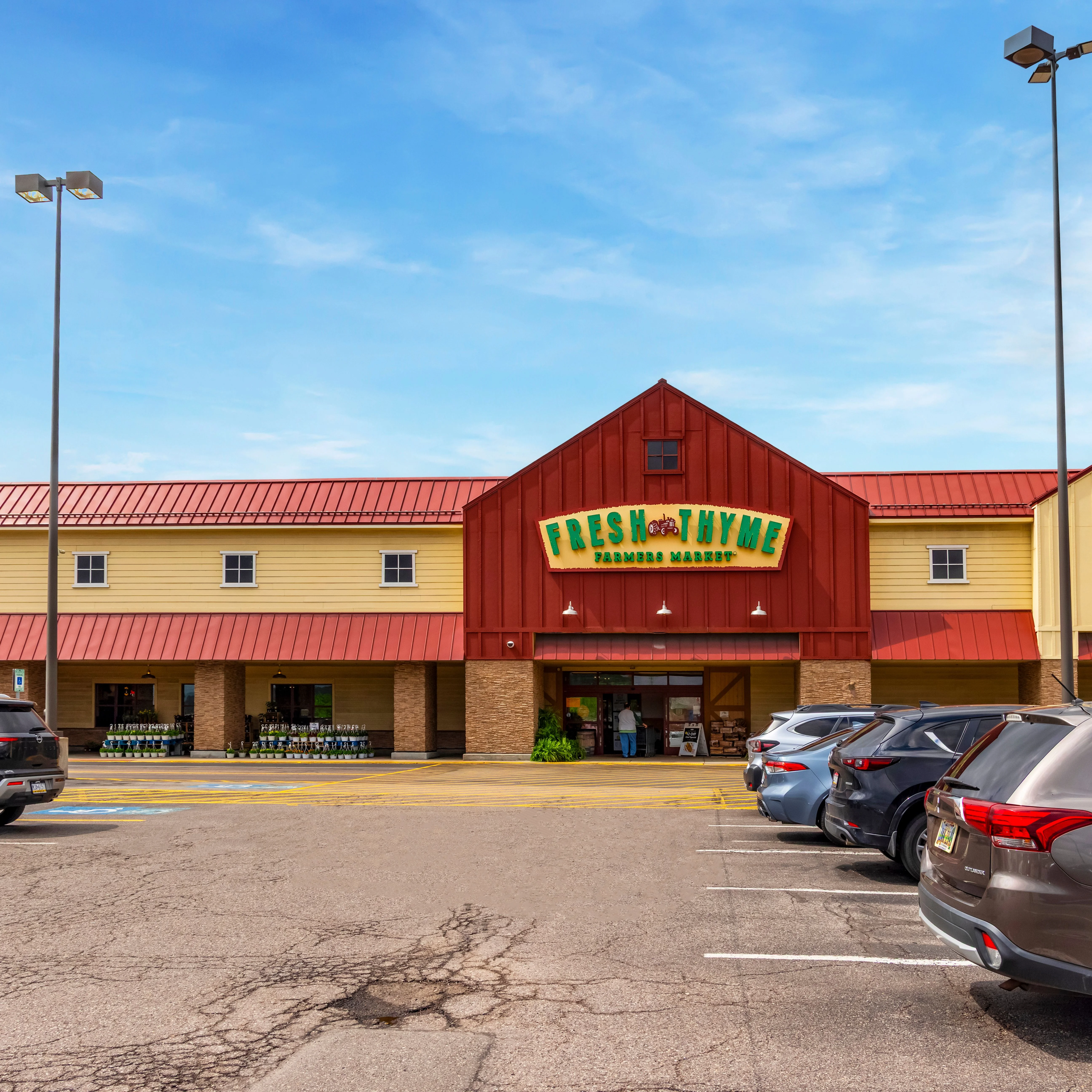 Great Southern & Southern Plaza — Sale in Bridgeville, PA, photo 1 of 8