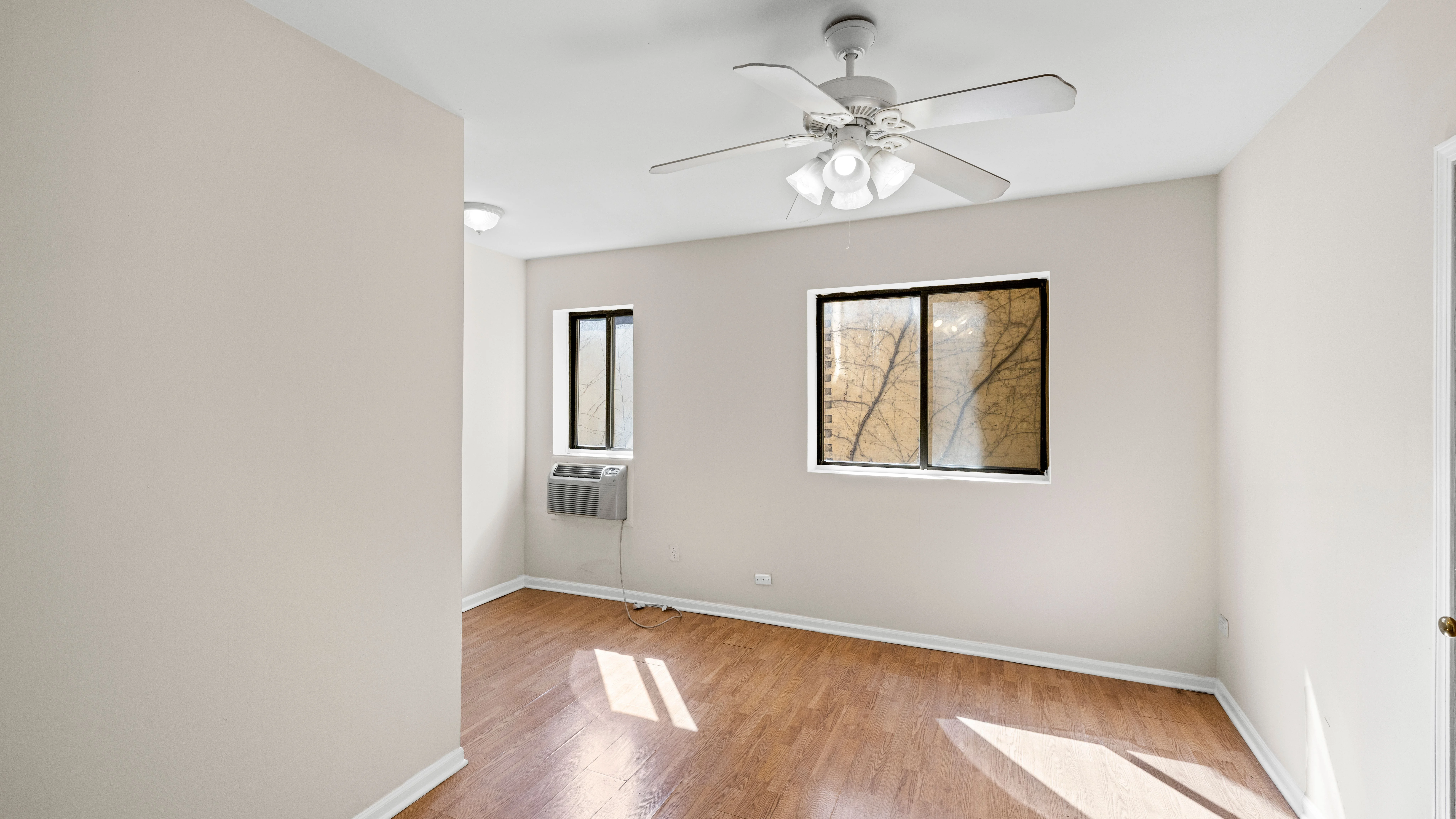 Dearborn Portfolio - 1430 & 1504 N Dearborn — Sale in Chicago, IL, photo 4 of 8