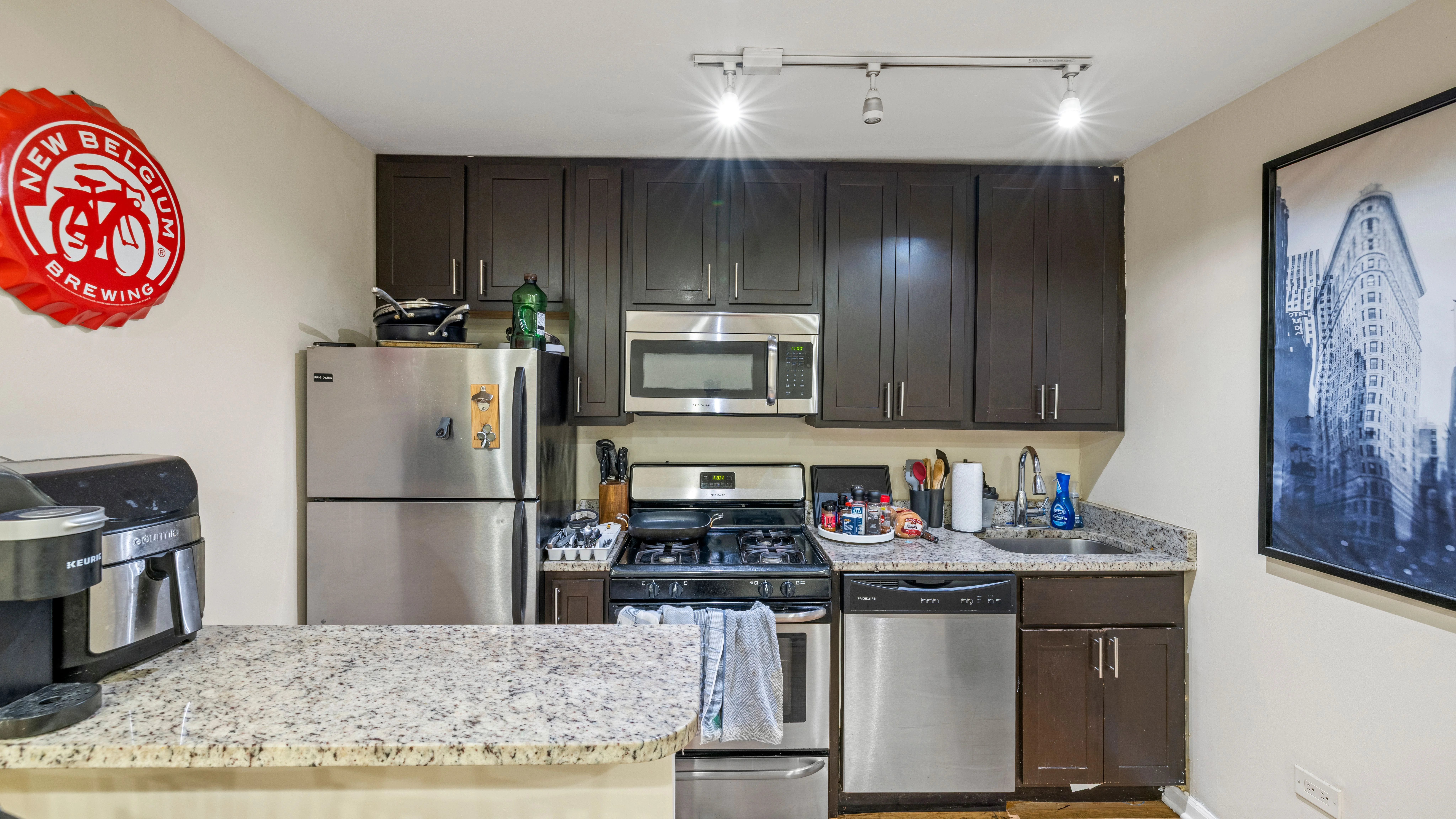 Dearborn Portfolio - 1430 & 1504 N Dearborn — Sale in Chicago, IL, photo 8 of 8