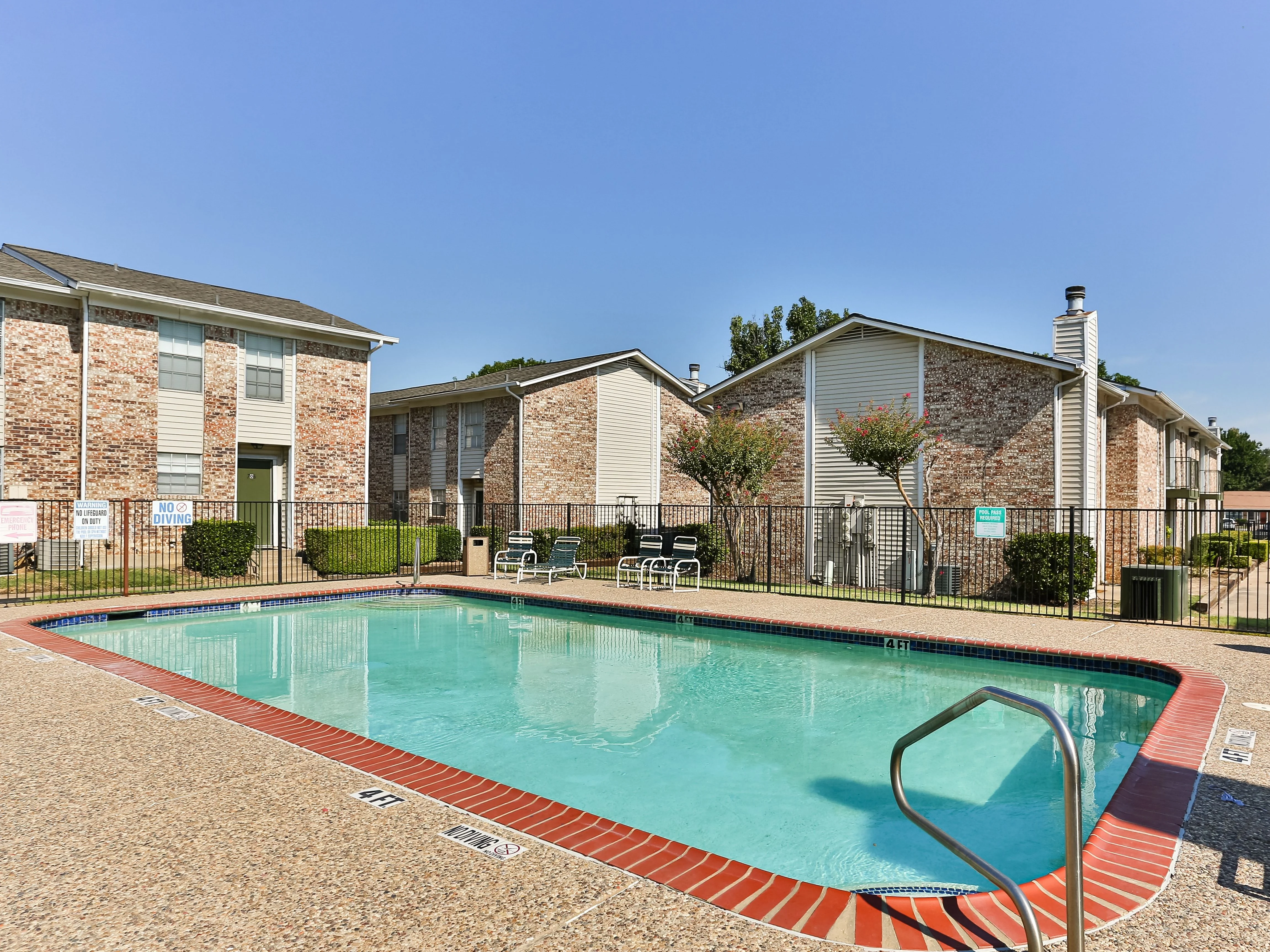 Carlyle Crossing — Sale in Fort Worth, TX, photo 2 of 8