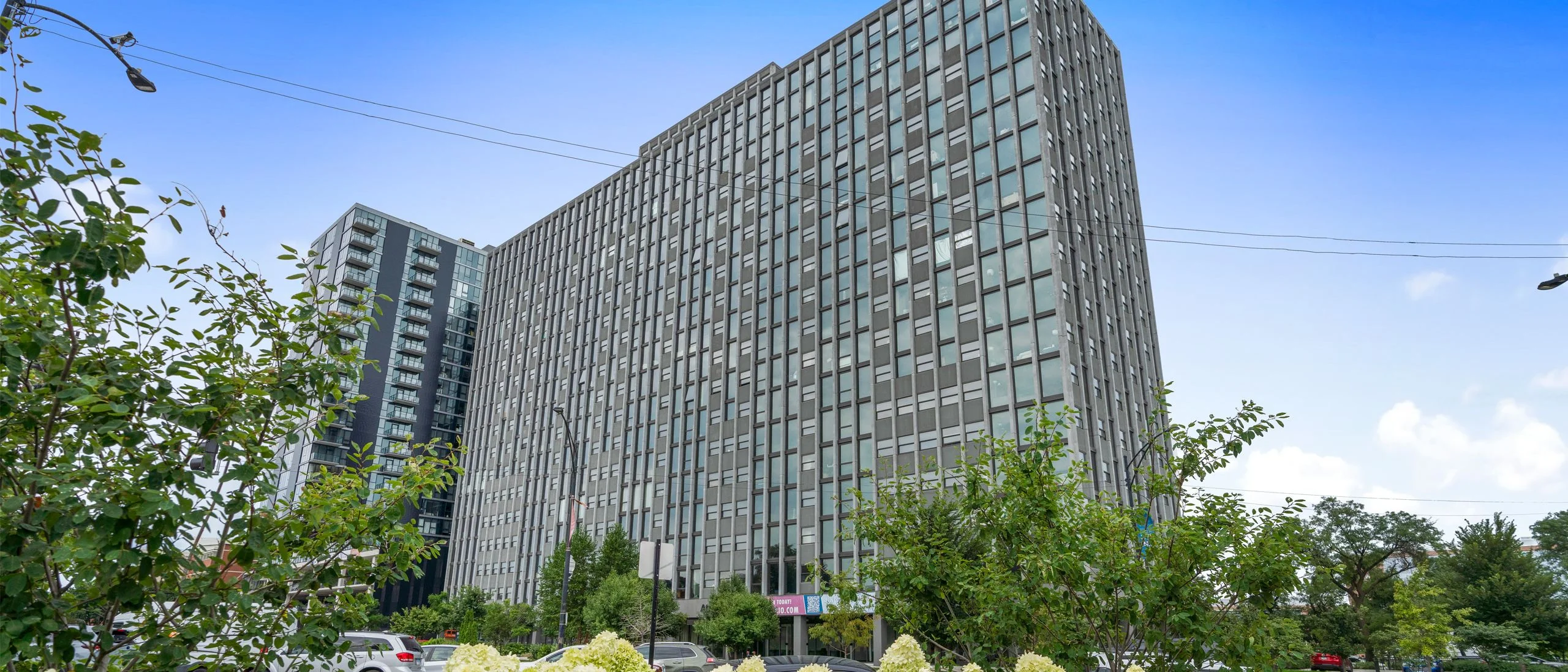 Atrio Apartments — Sale in Chicago, IL, photo 3 of 8