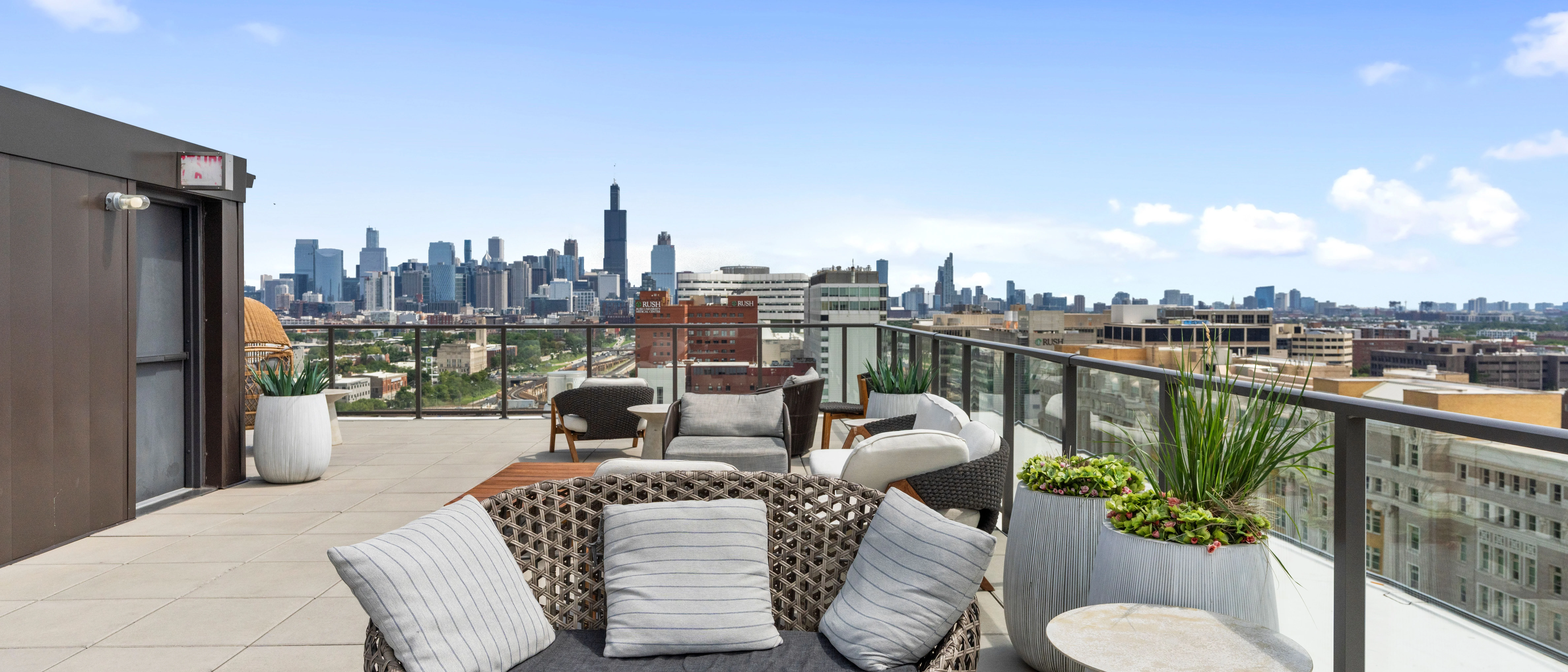 Atrio Apartments — Sale in Chicago, IL, photo 5 of 8