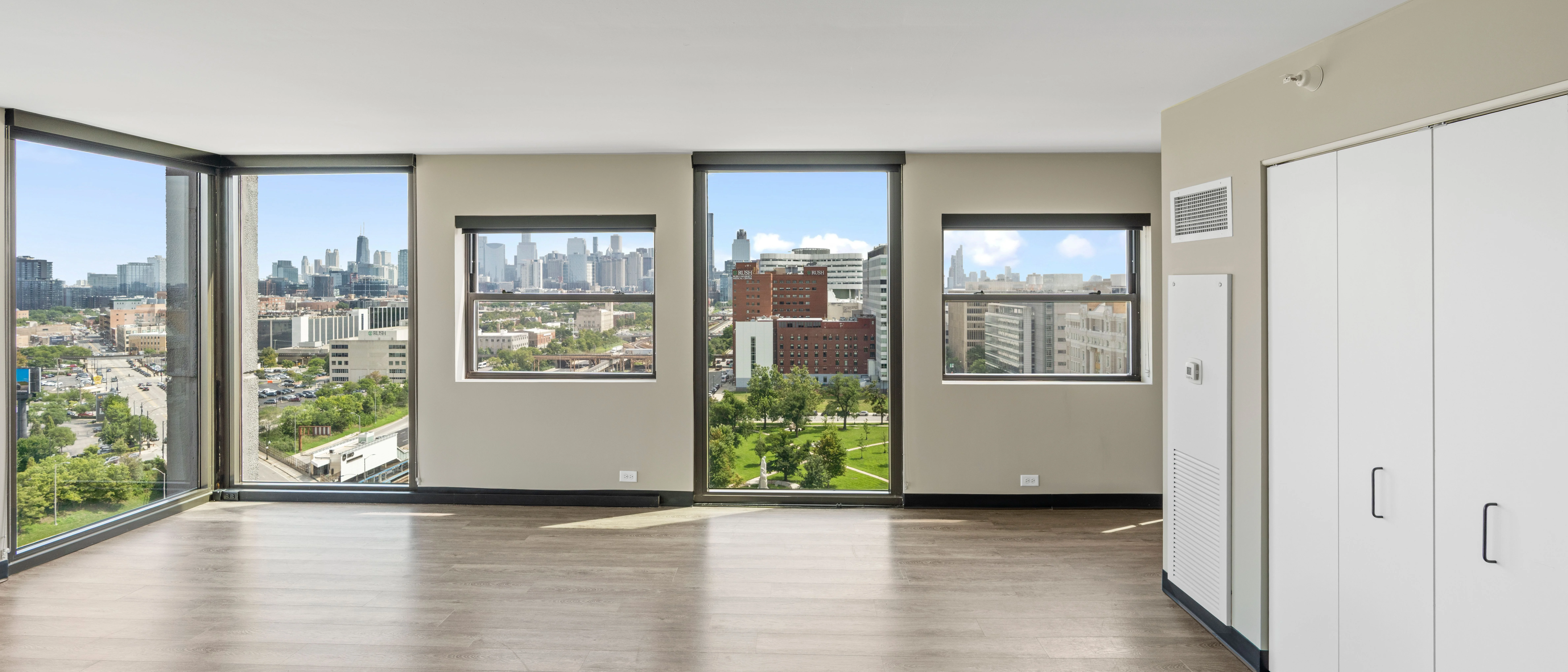 Atrio Apartments — Sale in Chicago, IL, photo 6 of 8