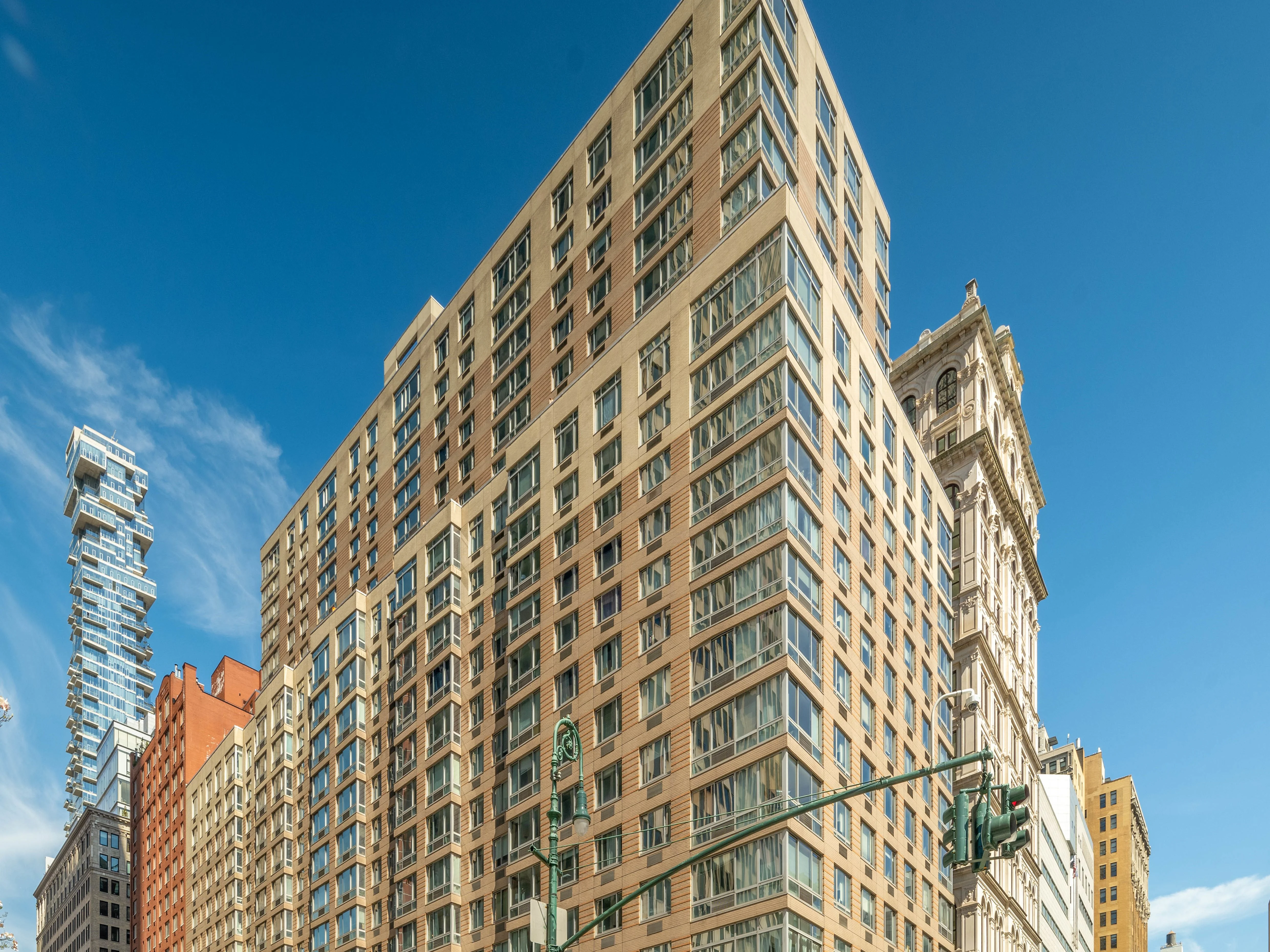 111 Worth — Sale in New York, NY, photo 2 of 8