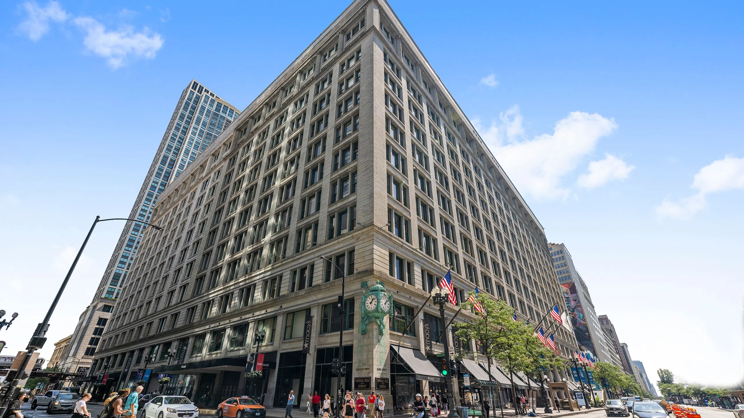 24 East Washington — Sale in Chicago, IL, photo 1 of 8