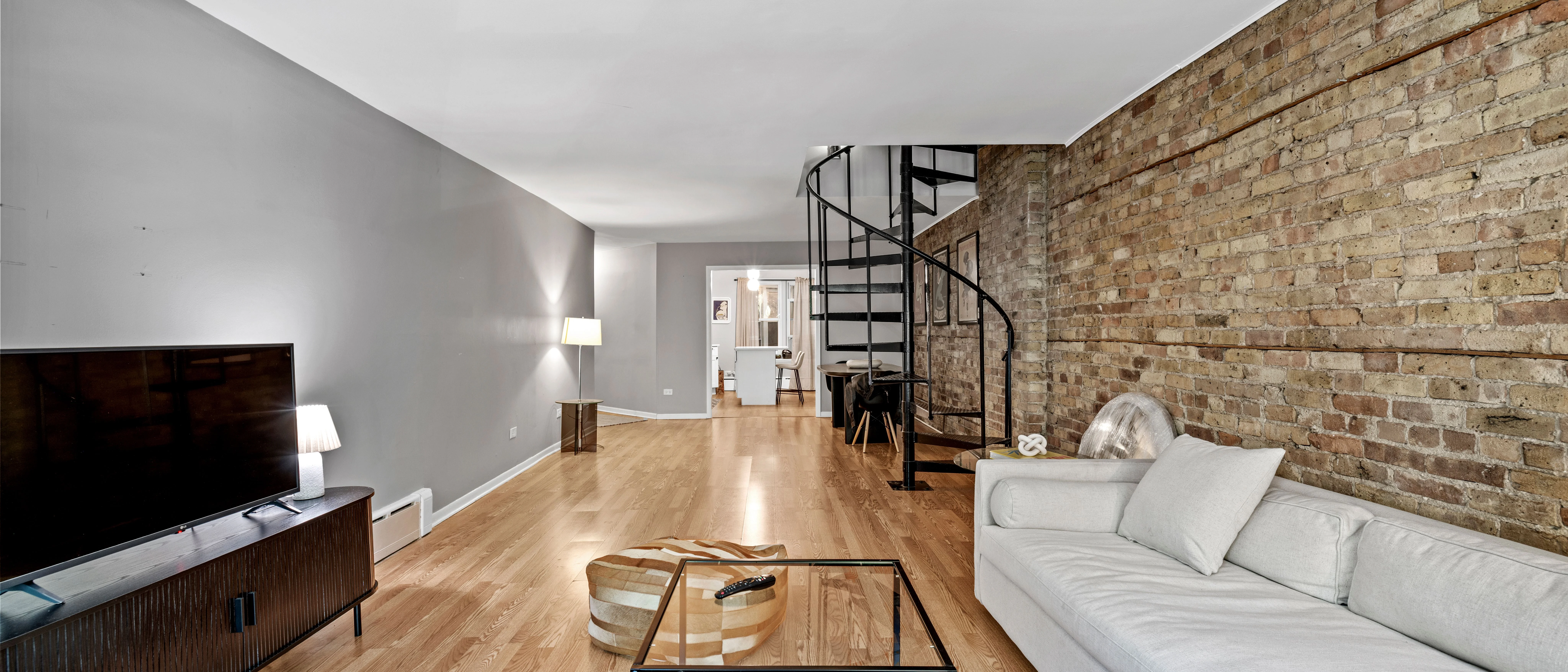 1970 North Lincoln Ave — Sale in Chicago, IL, photo 4 of 8