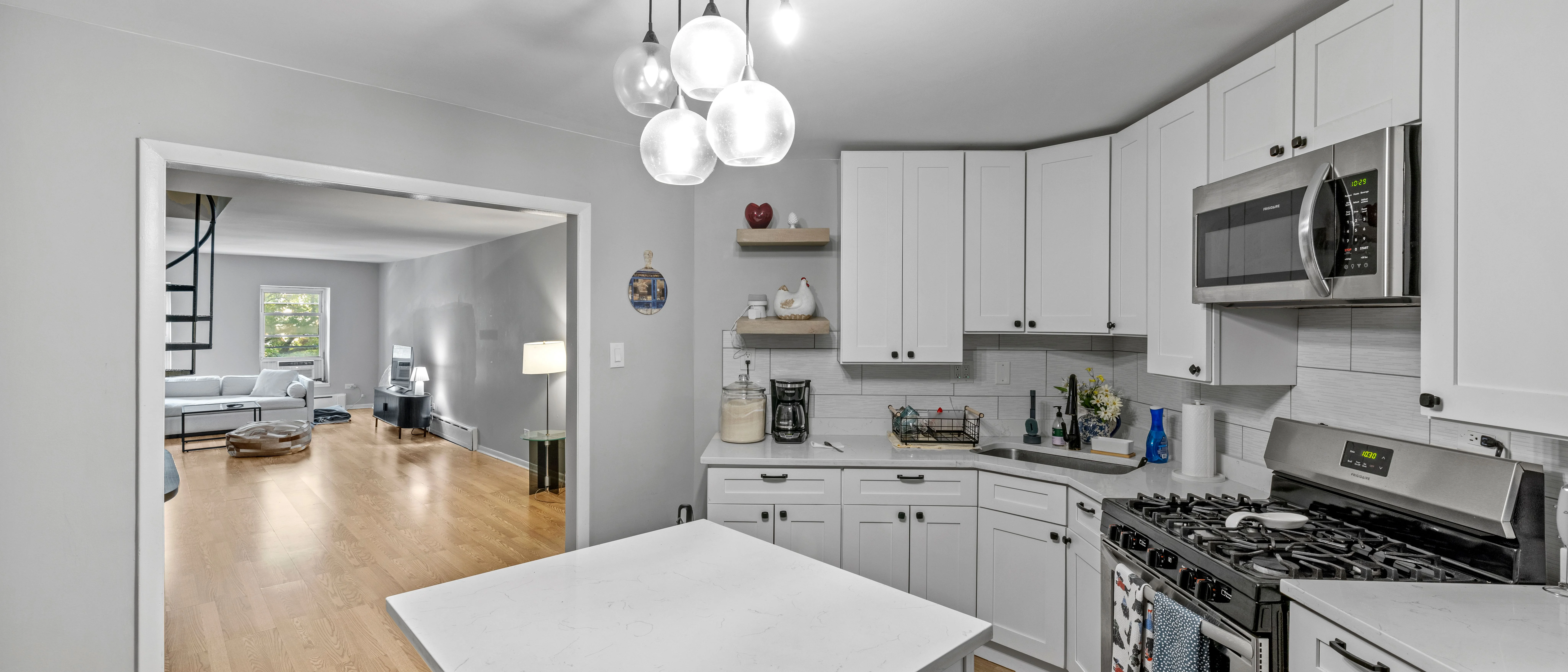 1970 North Lincoln Ave — Sale in Chicago, IL, photo 6 of 8