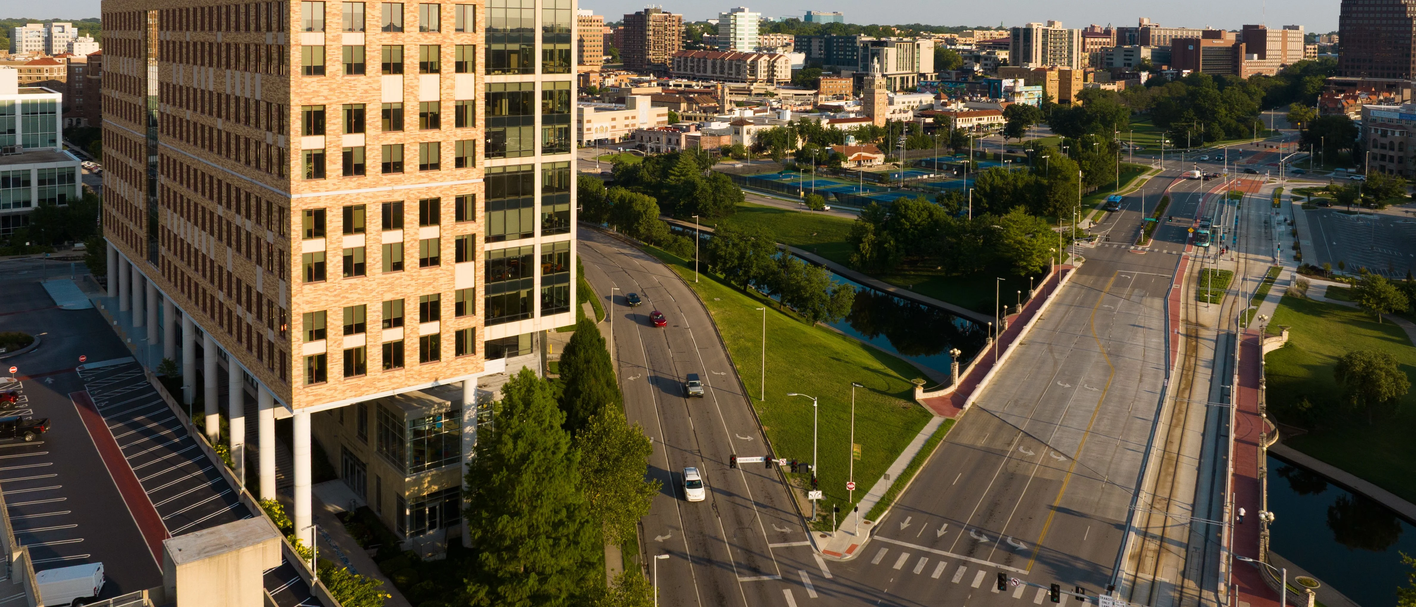 Plaza Colonnade — Sale in Kansas City, MO, photo 6 of 8
