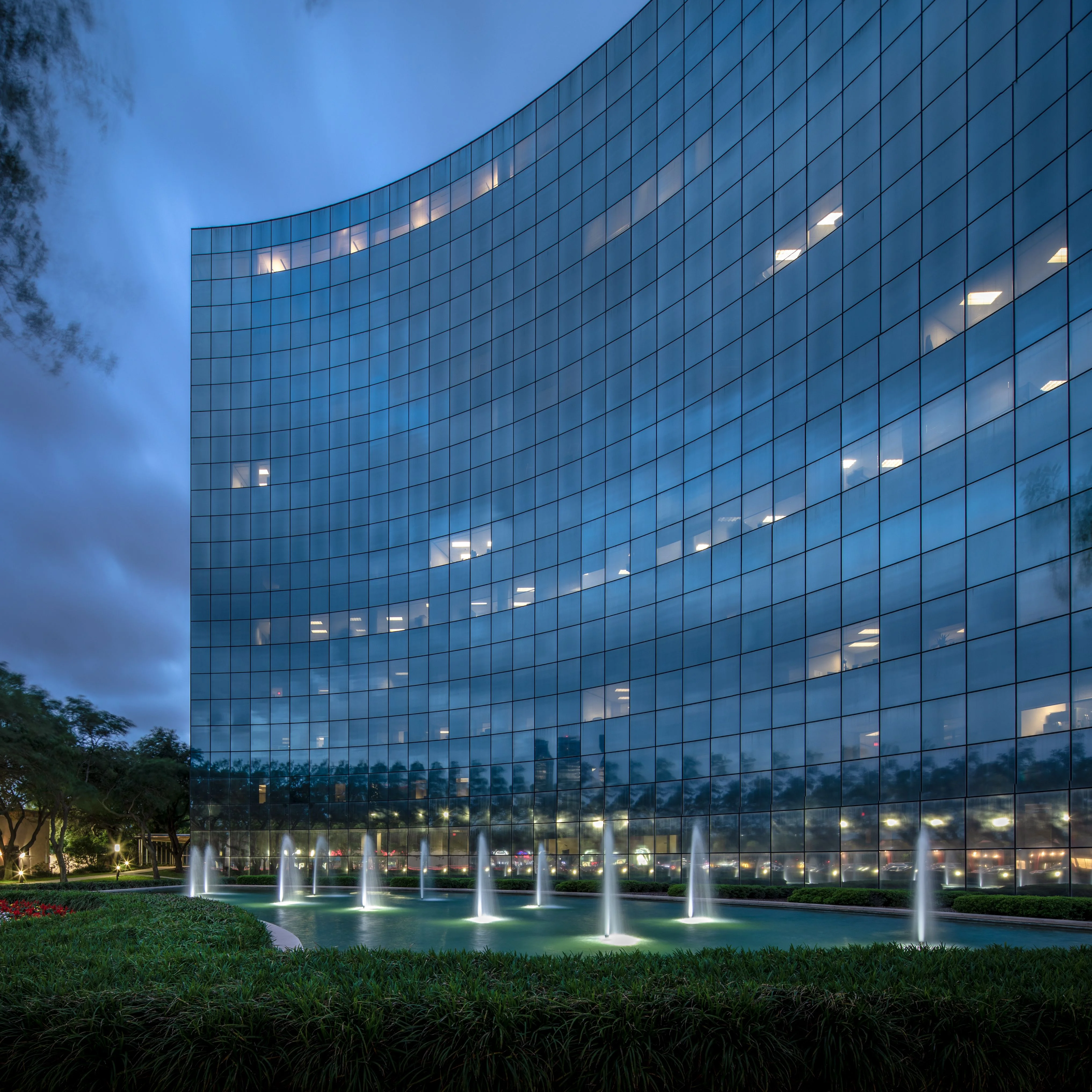 $41 Million Non-Performing Office Loan | Houston, TX — Sale in Houston, TX, photo 1 of 7