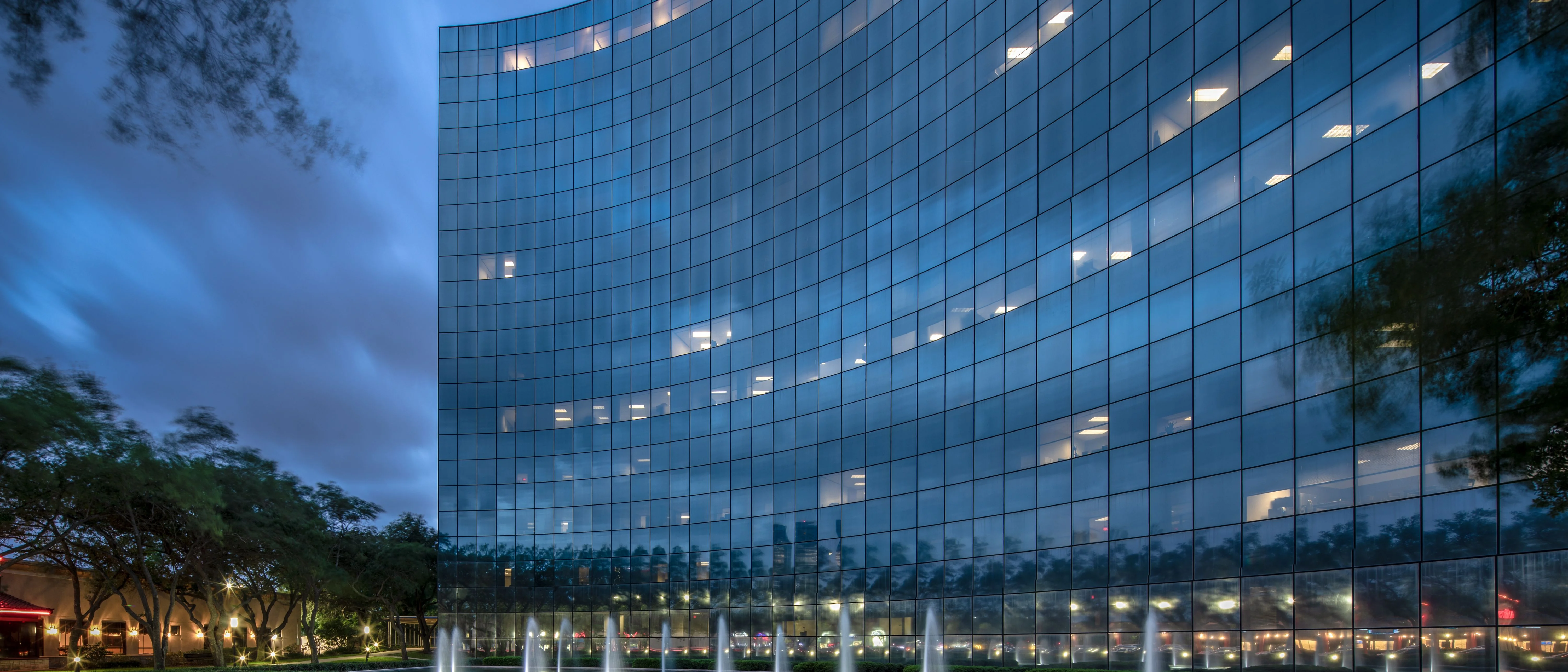$41 Million Non-Performing Office Loan | Houston, TX — Sale in Houston, TX, photo 2 of 7