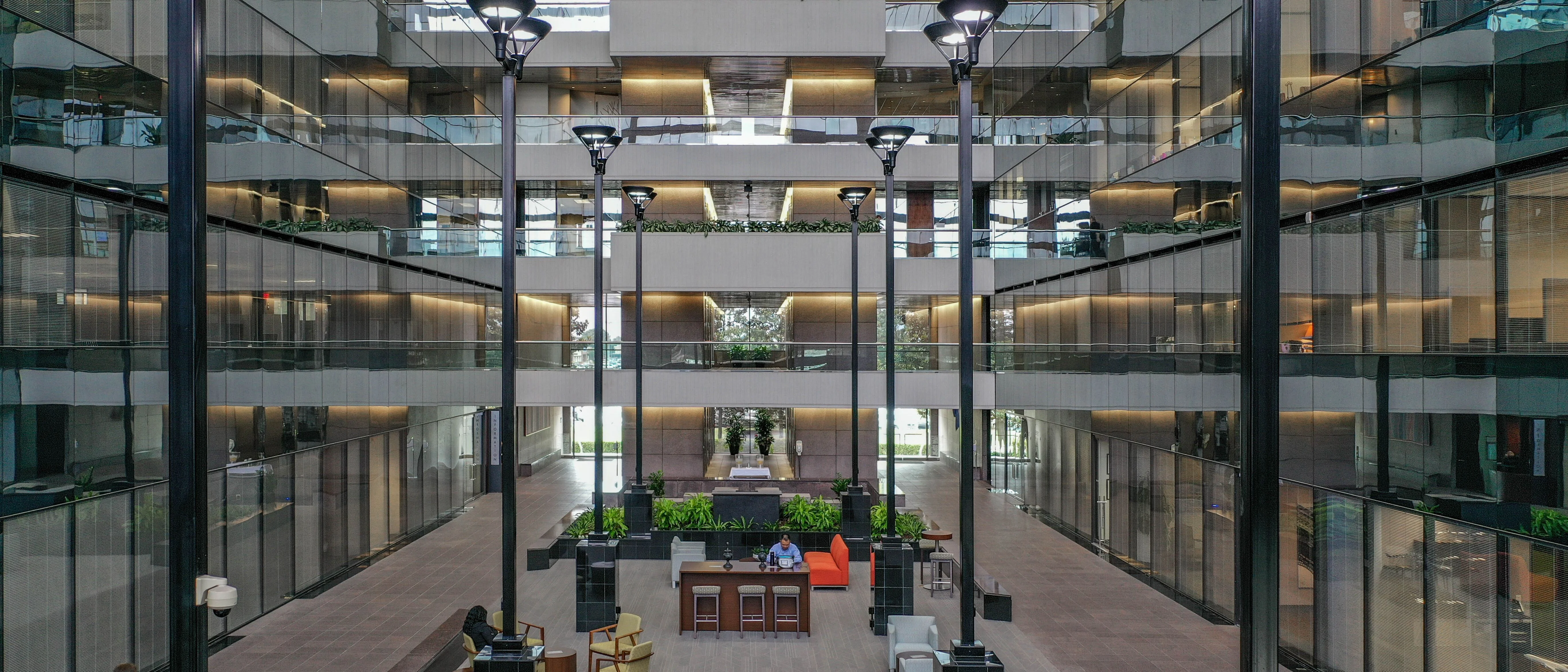 $41 Million Non-Performing Office Loan | Houston, TX — Sale in Houston, TX, photo 3 of 7